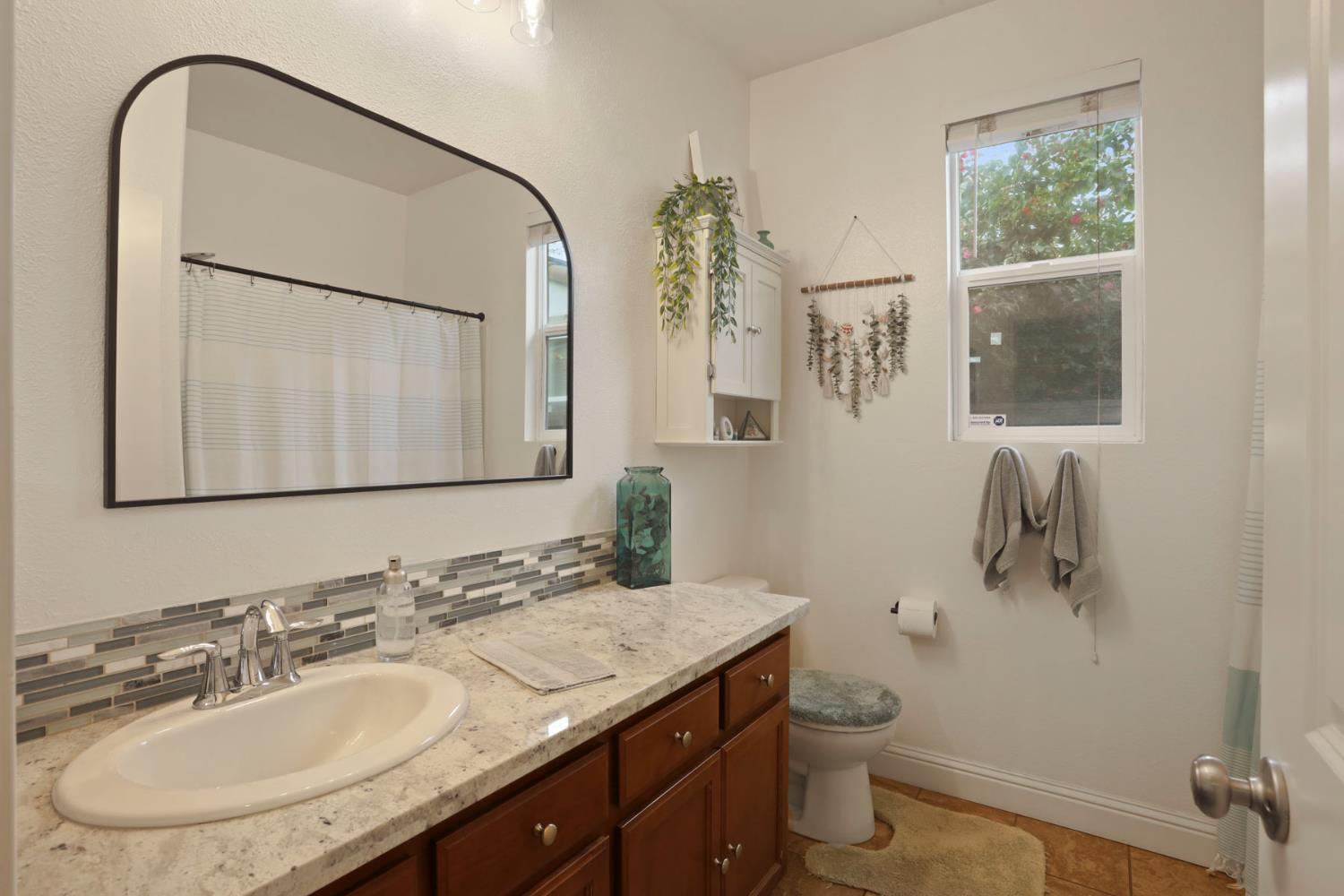 1091 Alba St, Manteca, CA 95337