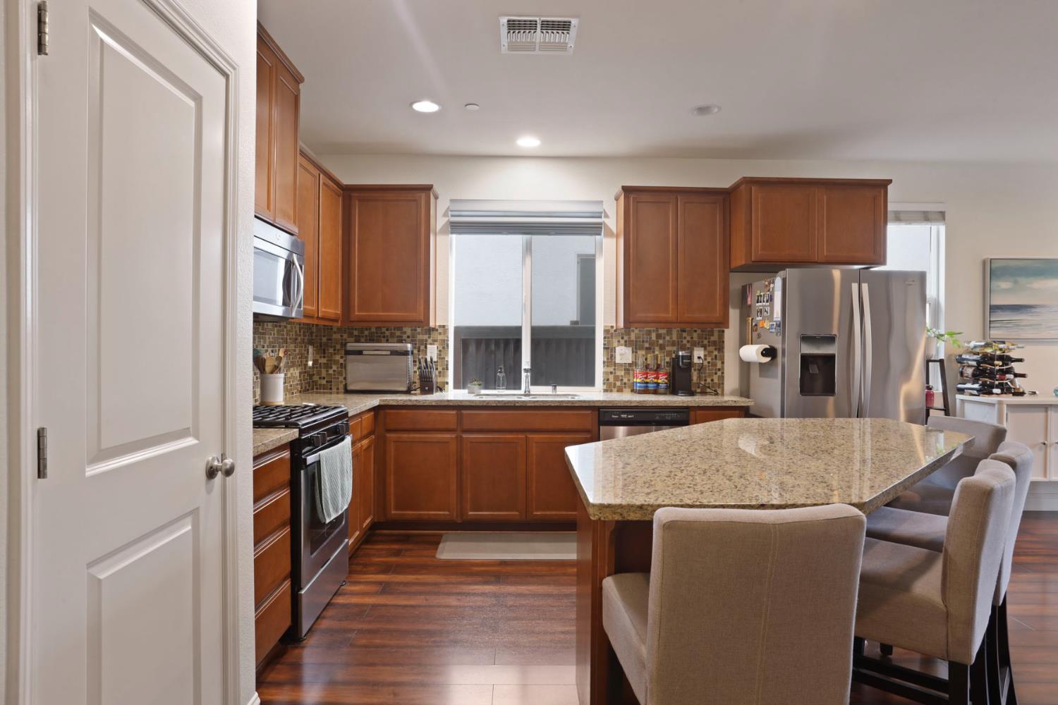 1091 Alba St, Manteca, CA 95337