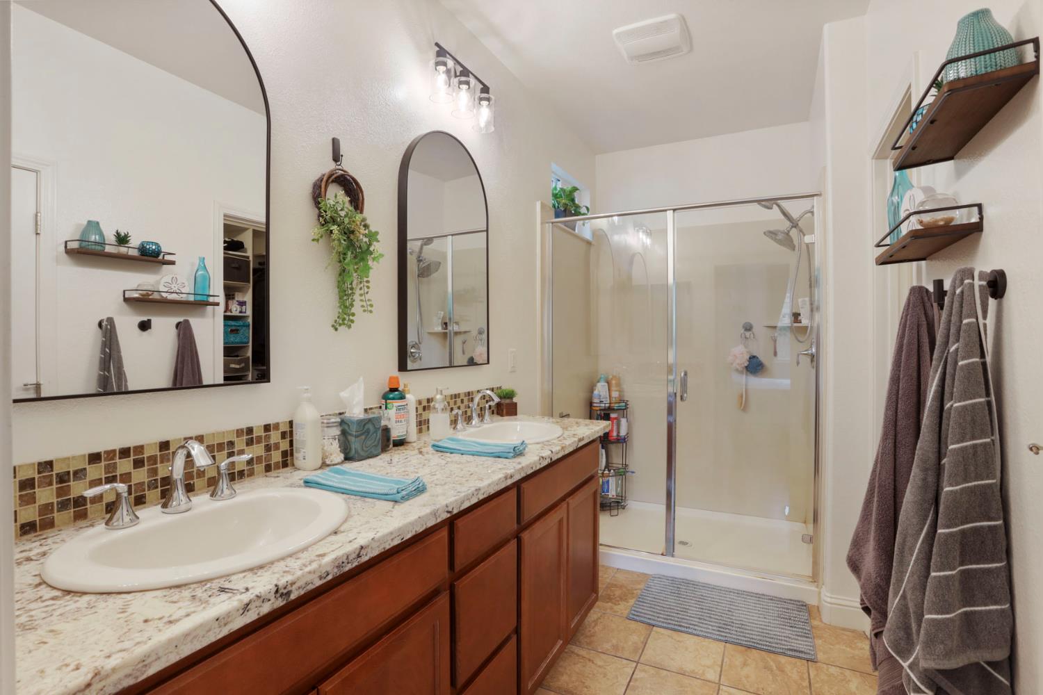 1091 Alba St, Manteca, CA 95337