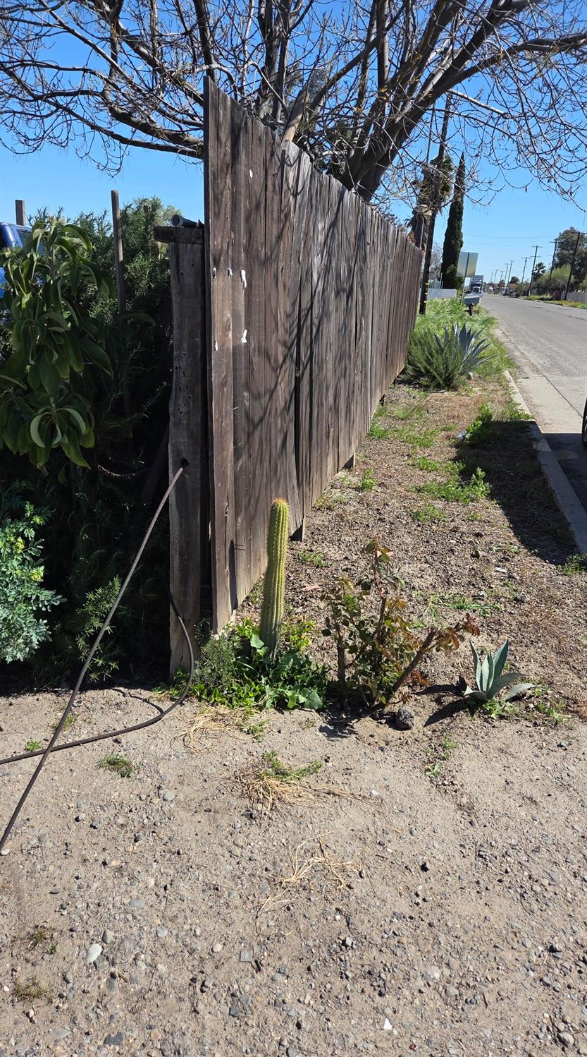 8794 blossom Ave, Dos Palos, CA 93620