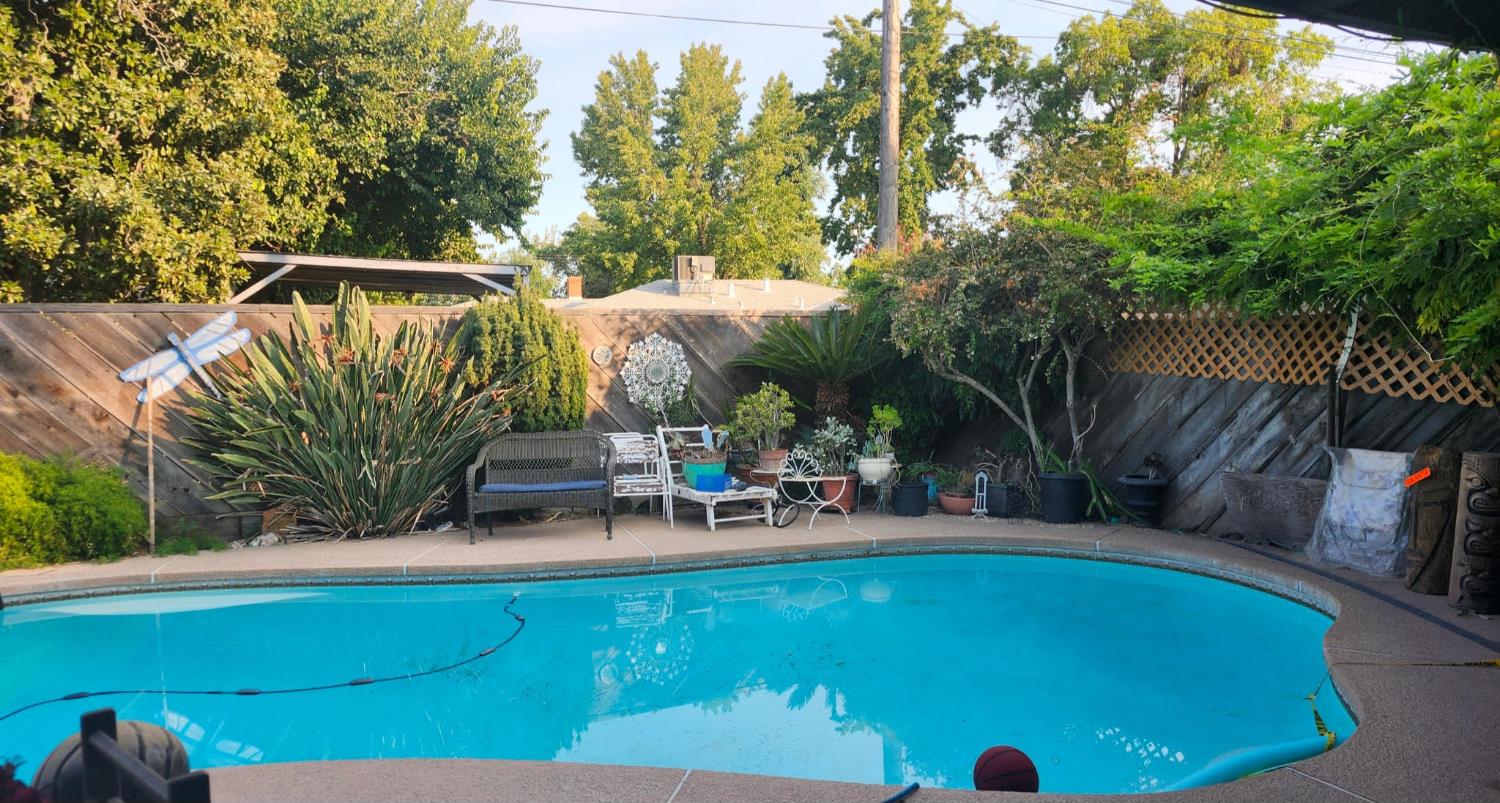1310 Crescent Dr, Modesto, CA 95350