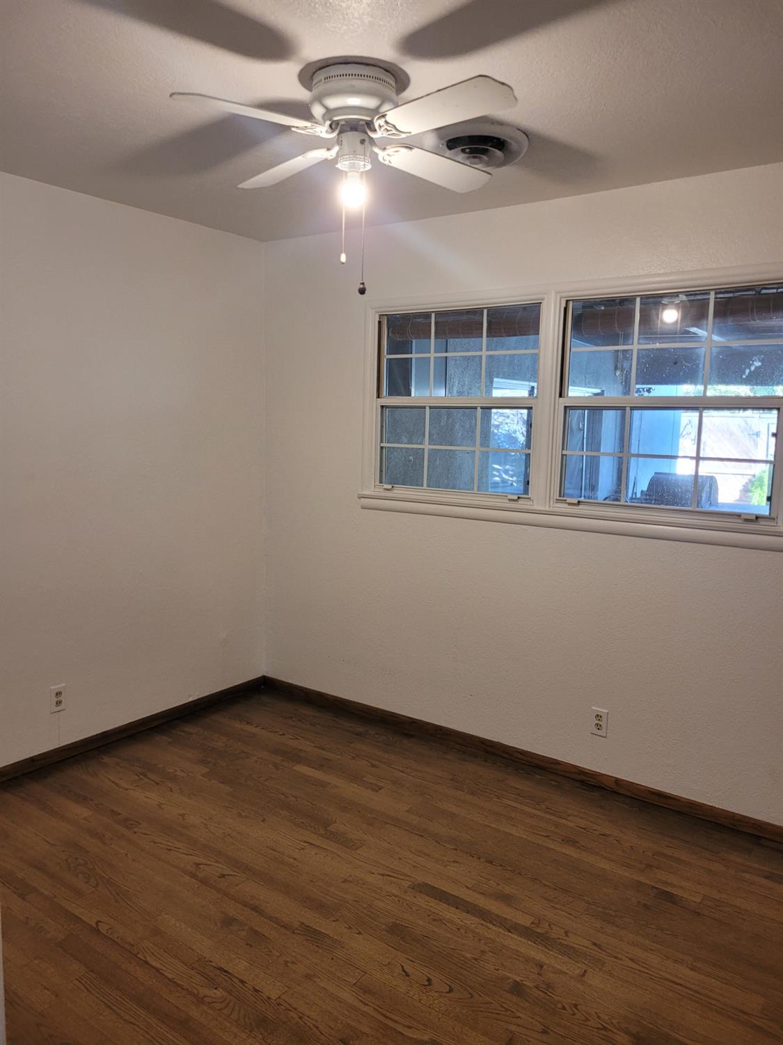 1310 Crescent Dr, Modesto, CA 95350