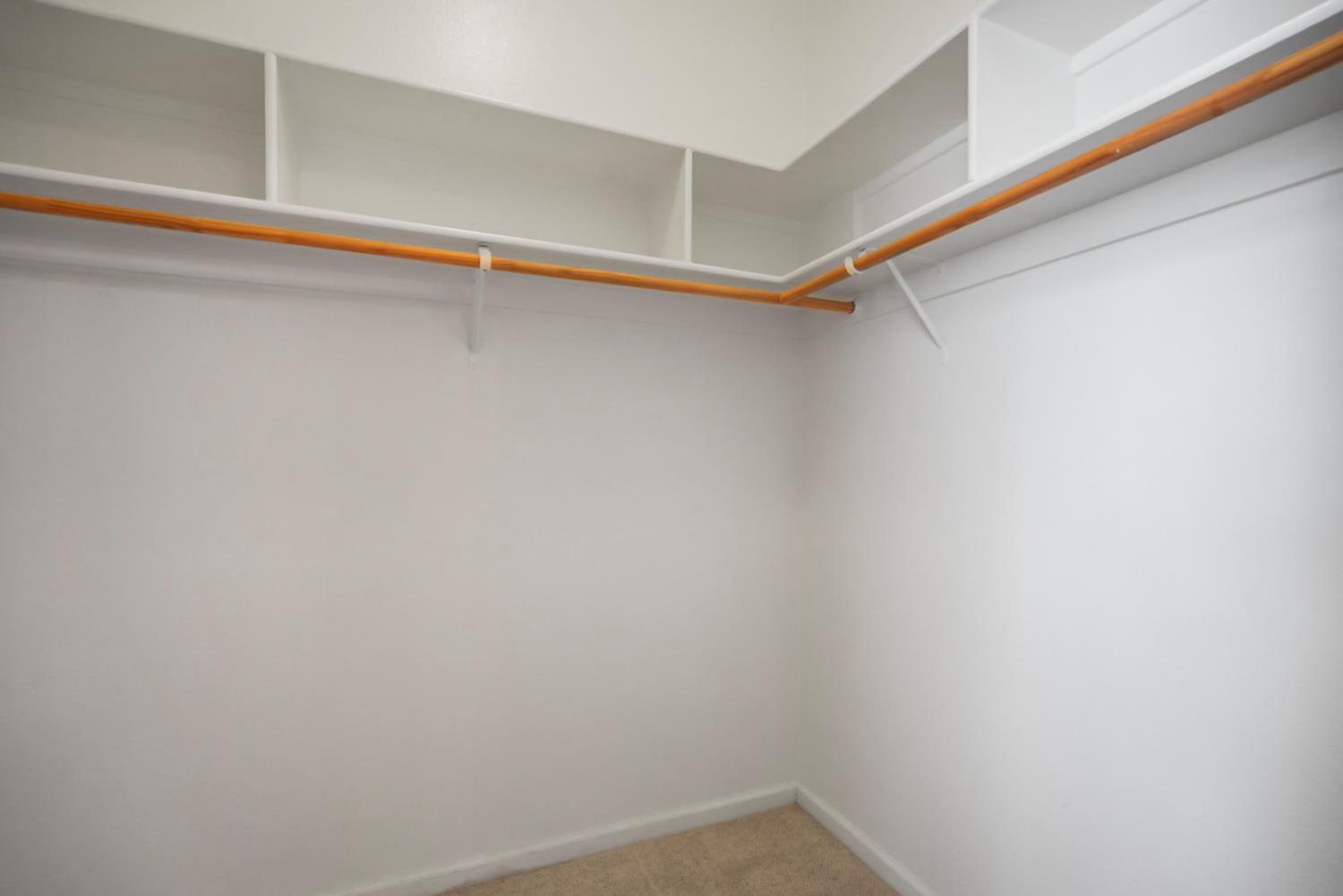 975 Briarwood Dr, Livingston, CA 95334