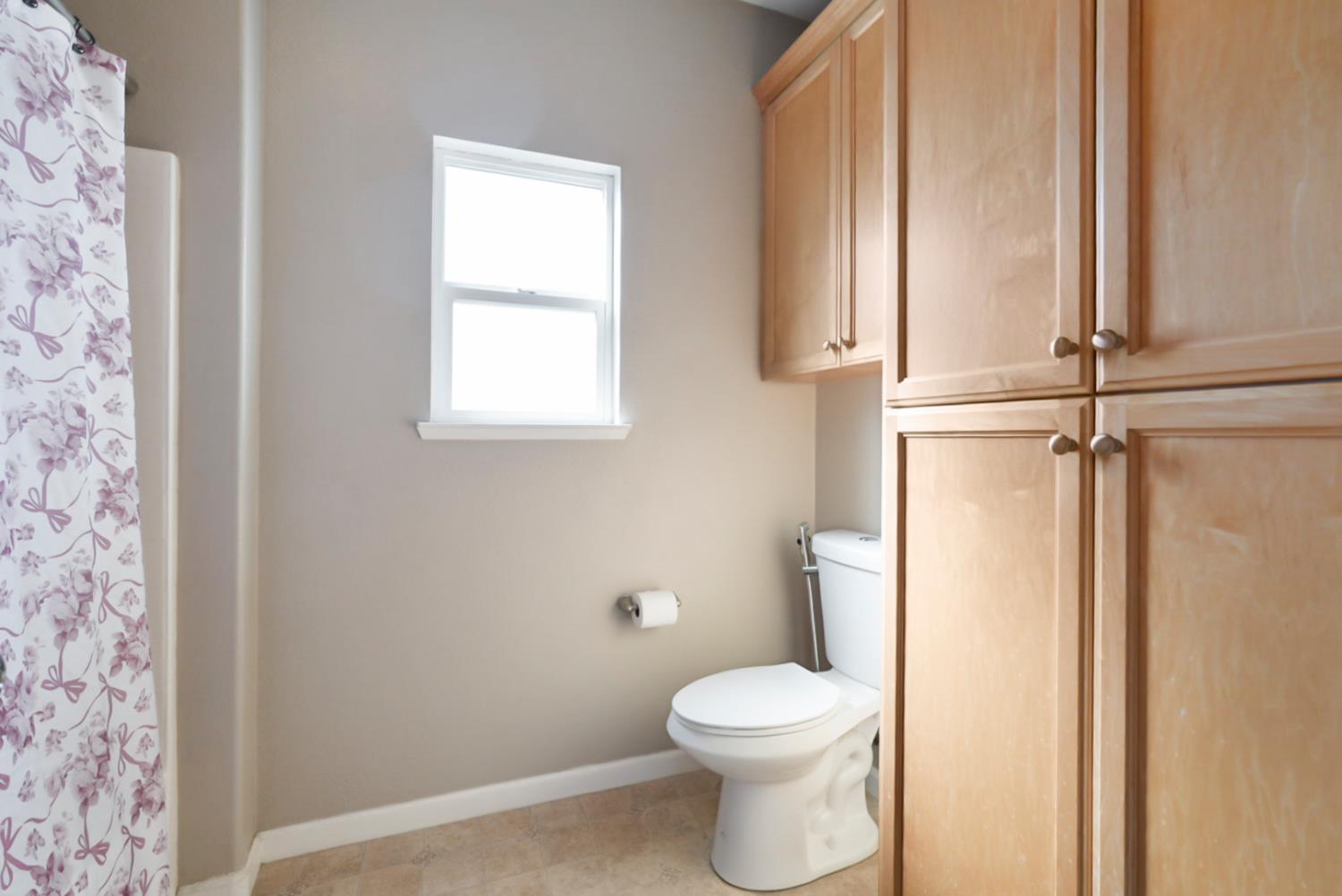 975 Briarwood Dr, Livingston, CA 95334