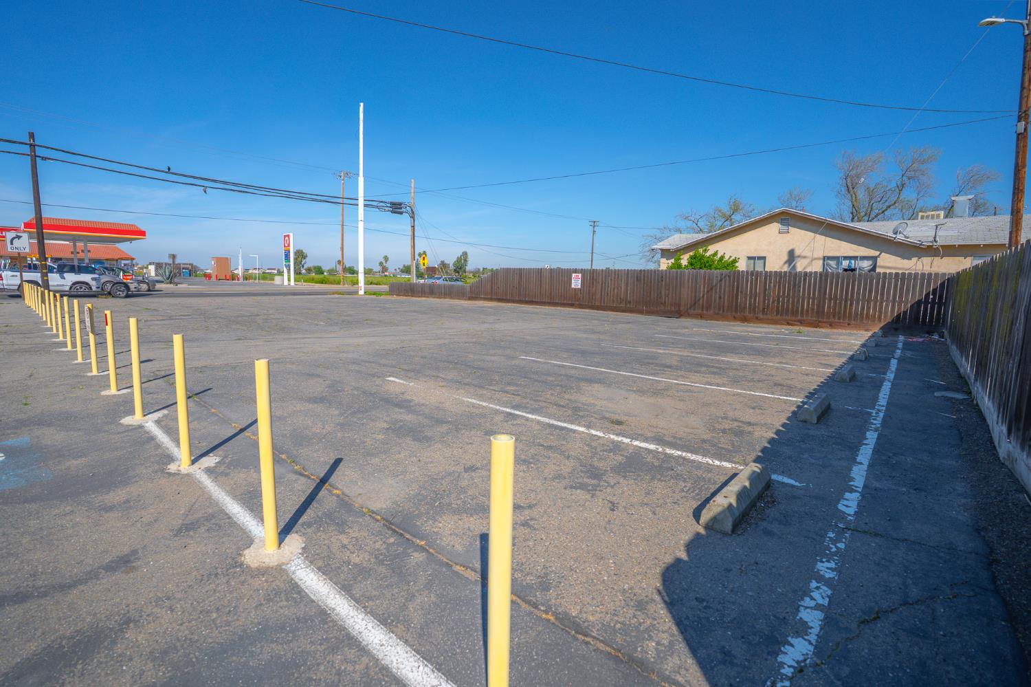 1725 E Pacheco Blvd, Los Banos, CA 93635