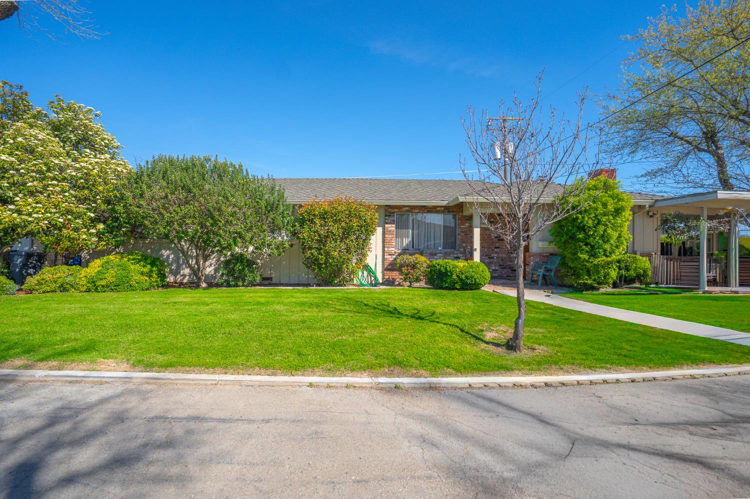 1725 E Pacheco Blvd, Los Banos, CA 93635