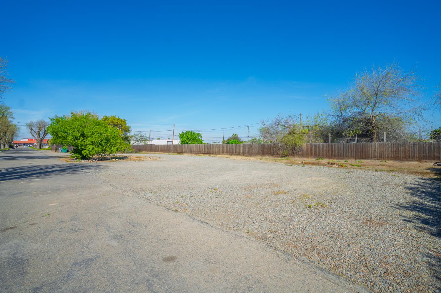 1725 E Pacheco Blvd, Los Banos, CA 93635