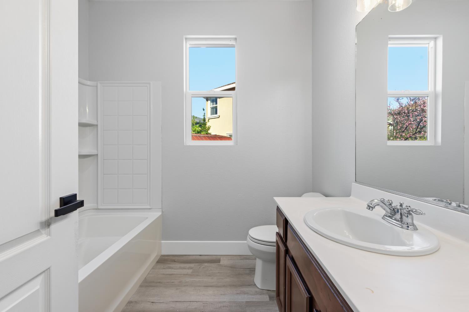 357 Wolfpack Ct, Patterson, CA 95363