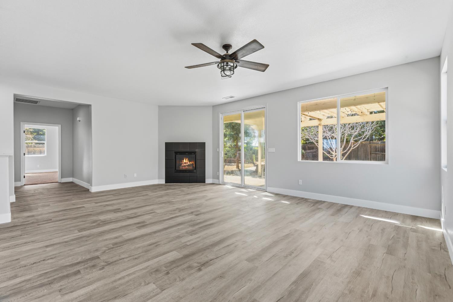 357 Wolfpack Ct, Patterson, CA 95363