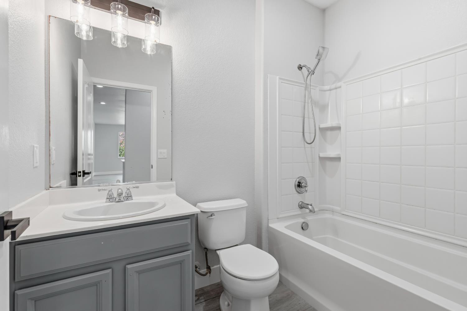 357 Wolfpack Ct, Patterson, CA 95363