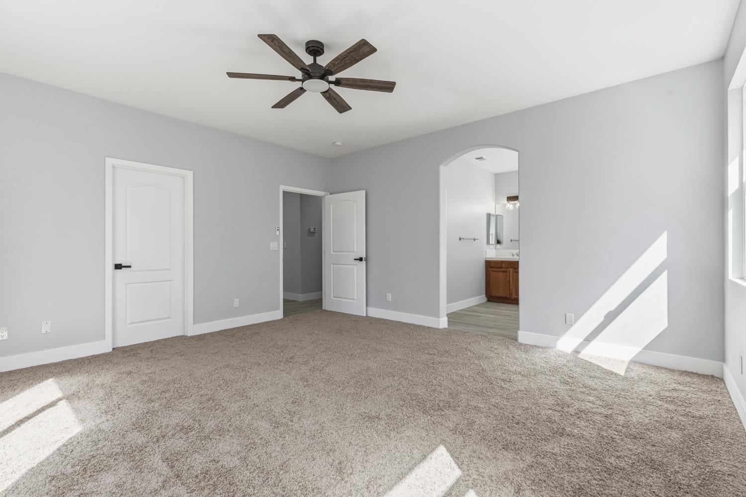 357 Wolfpack Ct, Patterson, CA 95363