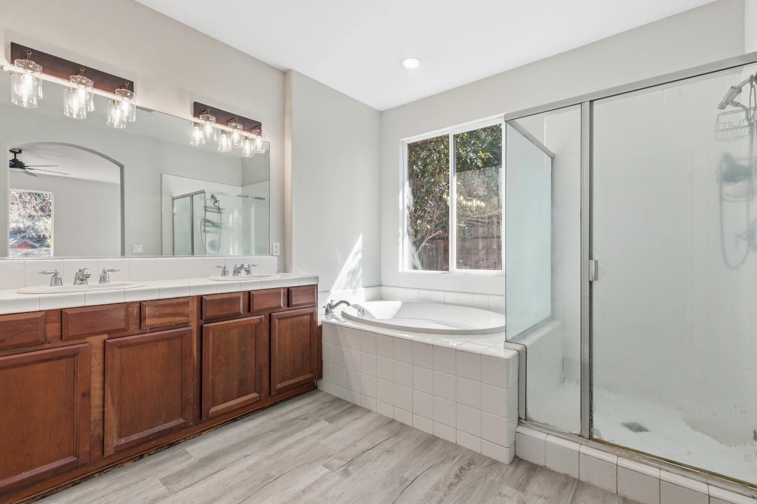 357 Wolfpack Ct, Patterson, CA 95363