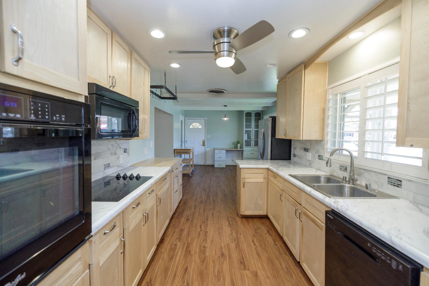 1618 Linwood Dr, Modesto, CA 95350