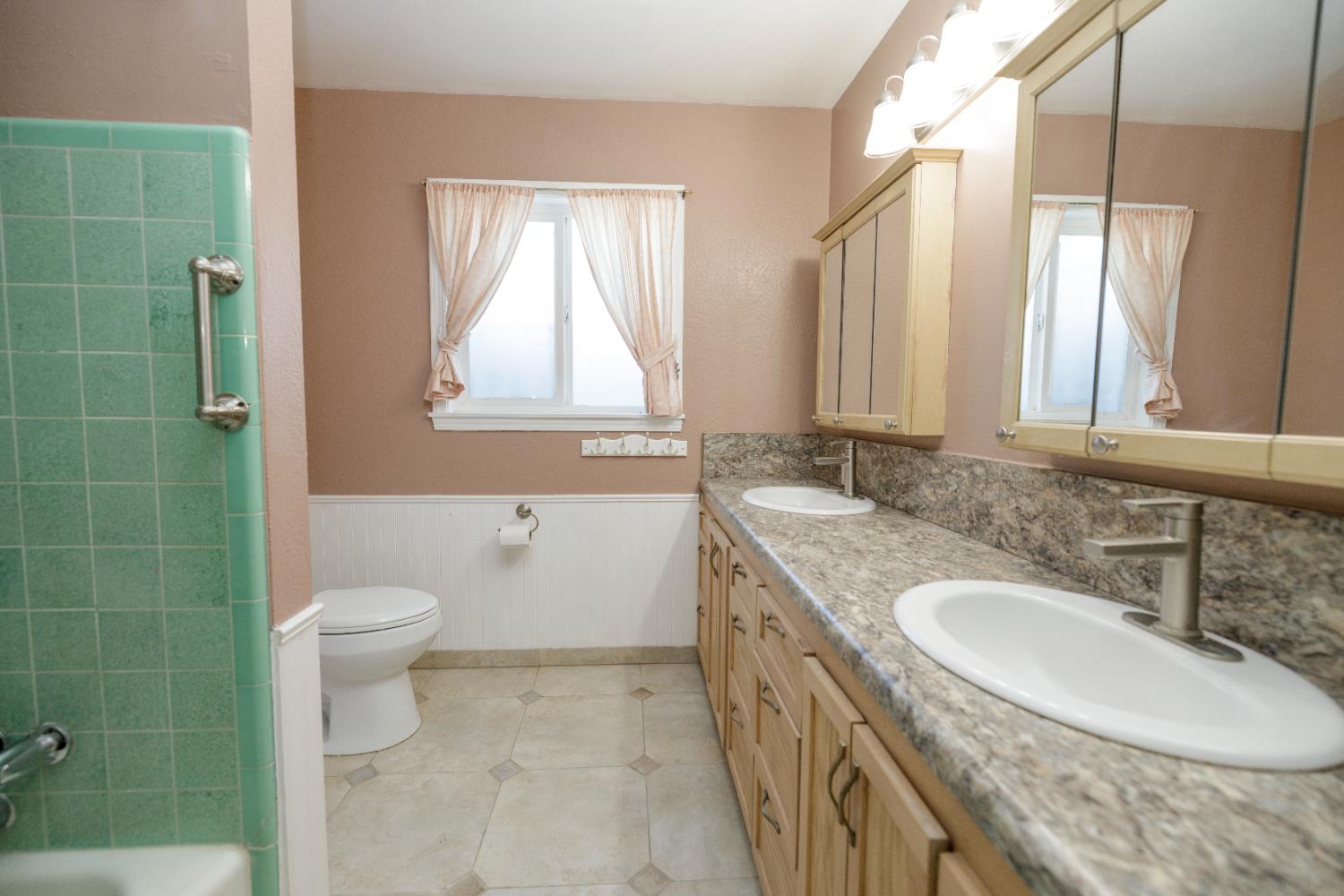 1618 Linwood Dr, Modesto, CA 95350