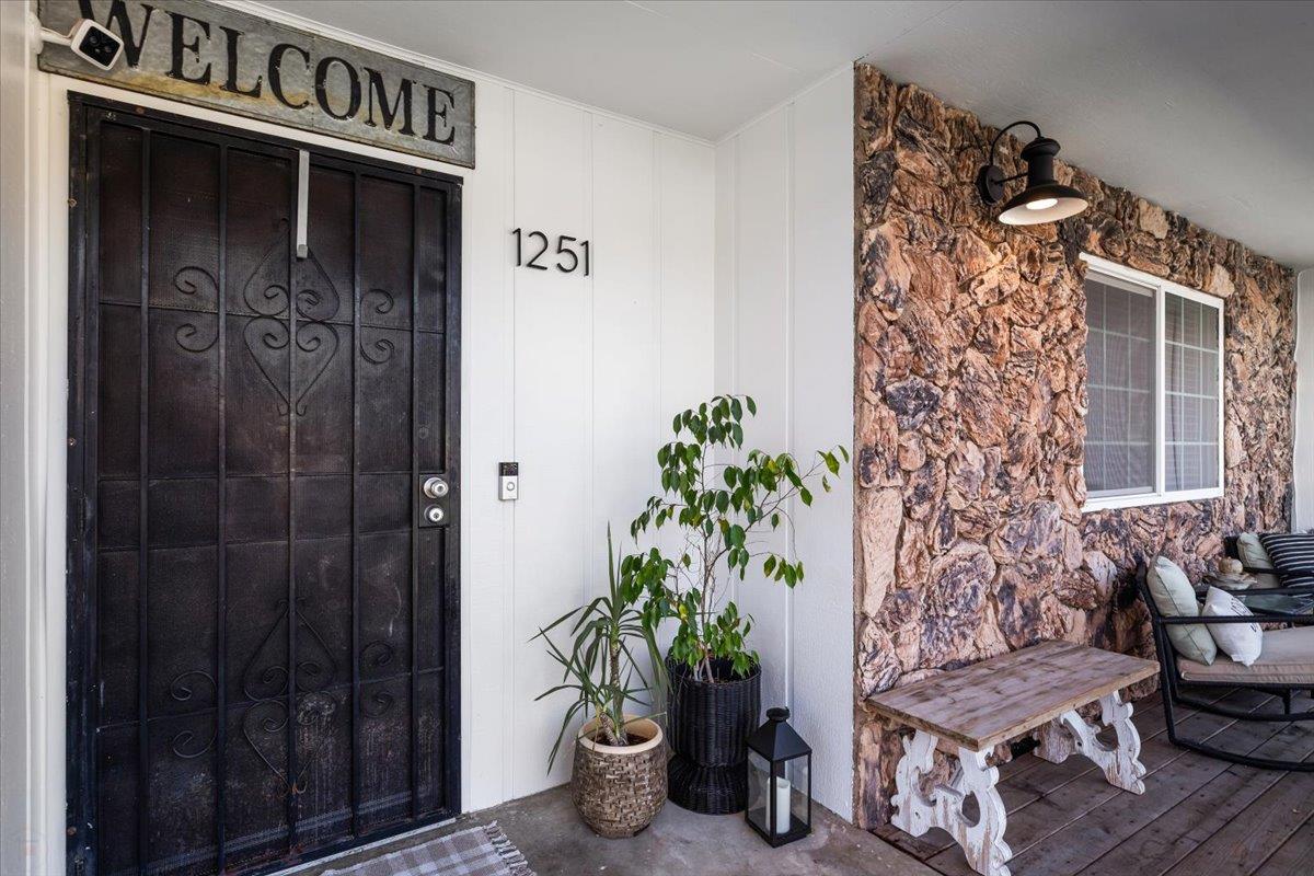 1251 David Dr, Oakdale, CA 95361