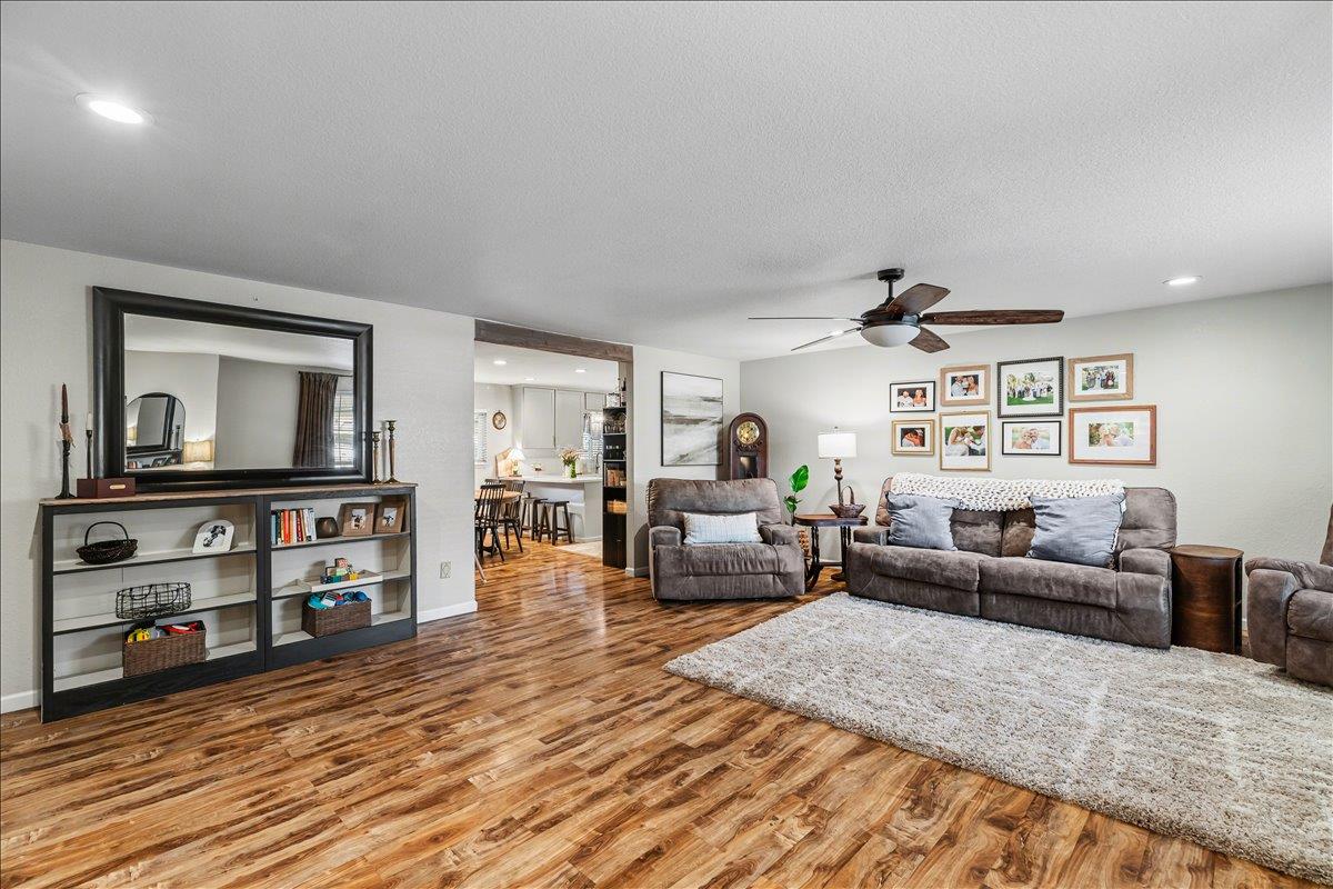 1251 David Dr, Oakdale, CA 95361