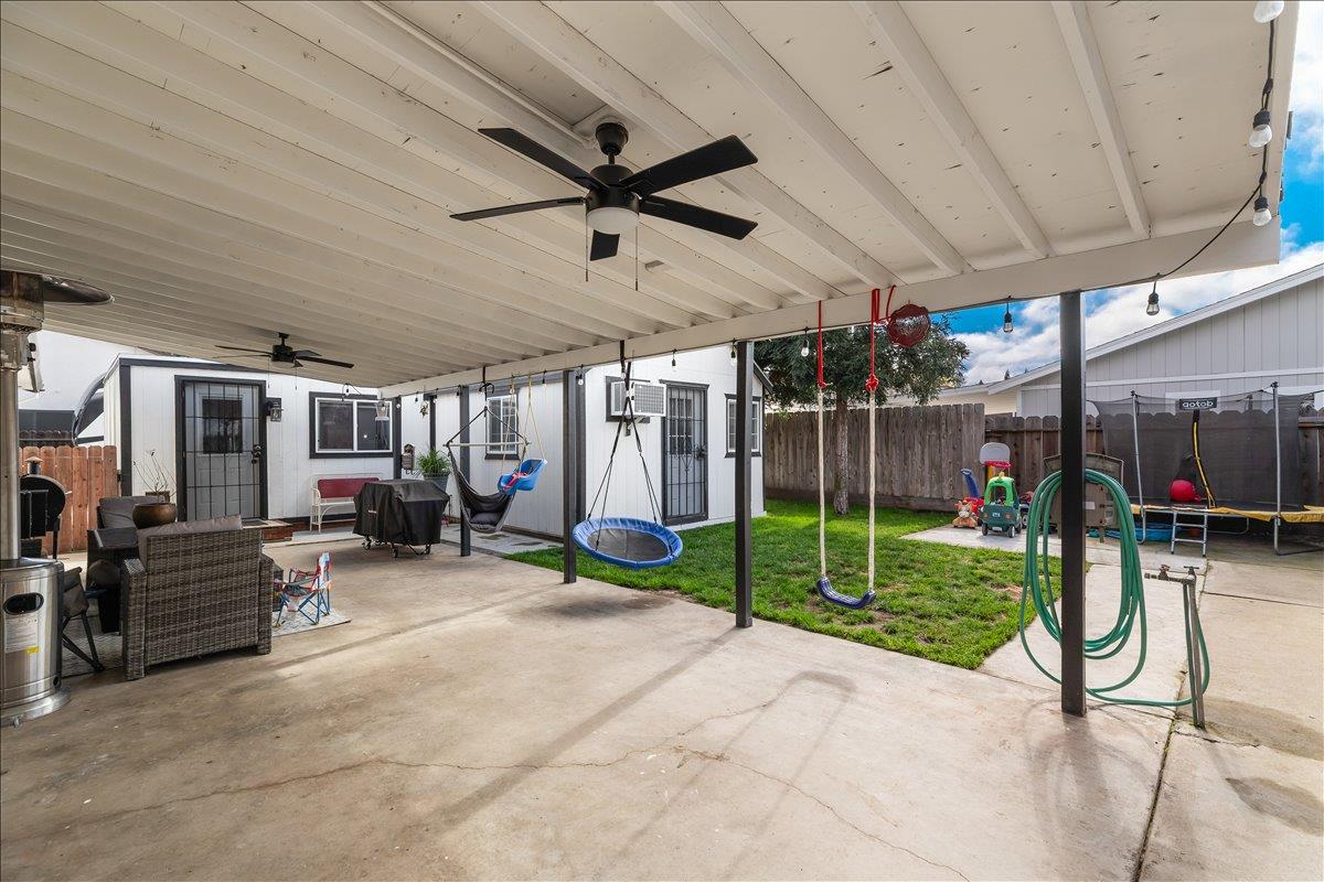 1251 David Dr, Oakdale, CA 95361