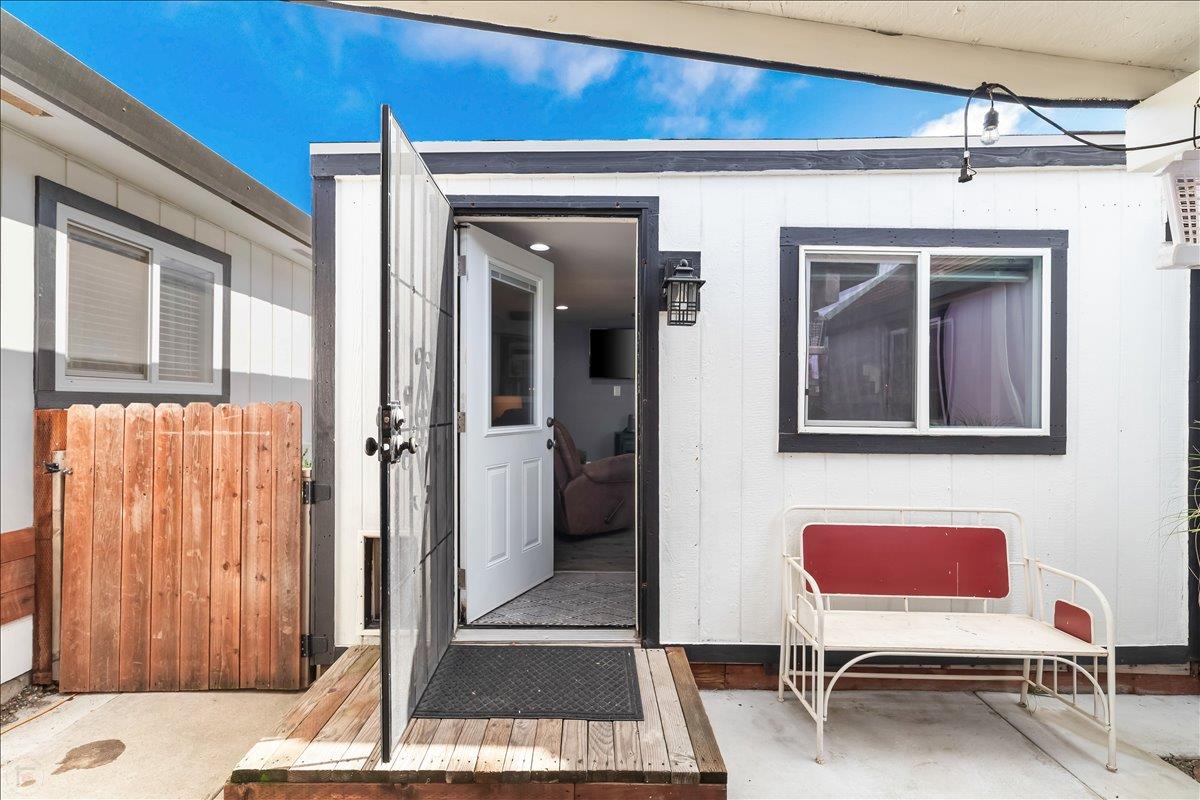 1251 David Dr, Oakdale, CA 95361