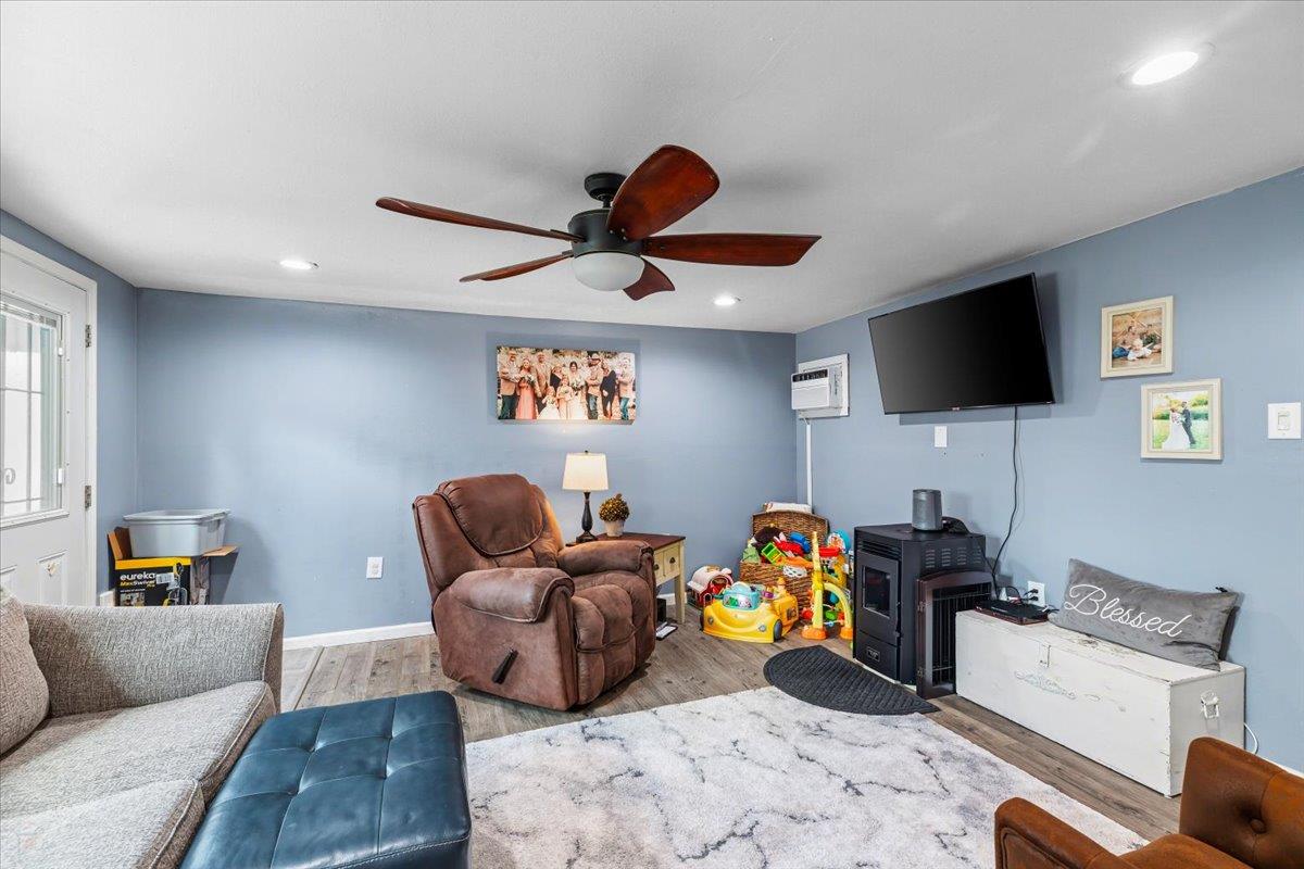 1251 David Dr, Oakdale, CA 95361