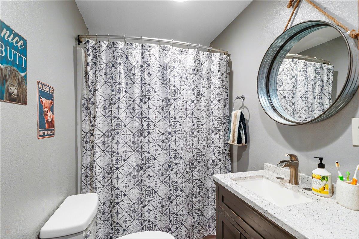 1251 David Dr, Oakdale, CA 95361