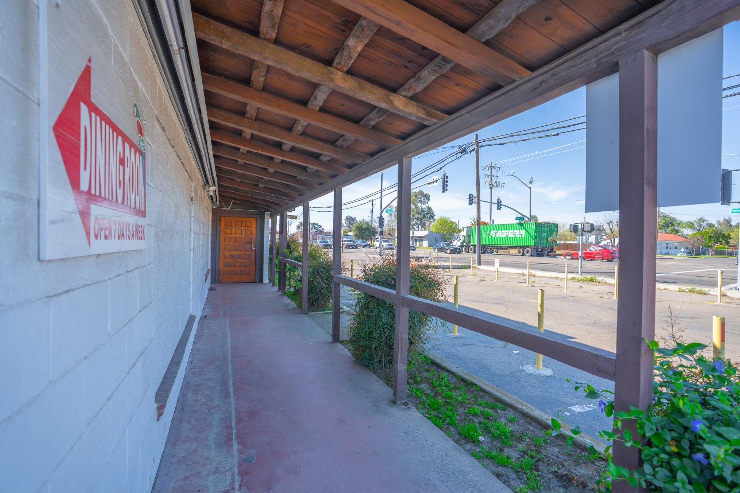 1711 E Pacheco Blvd, Los Banos, CA 93635