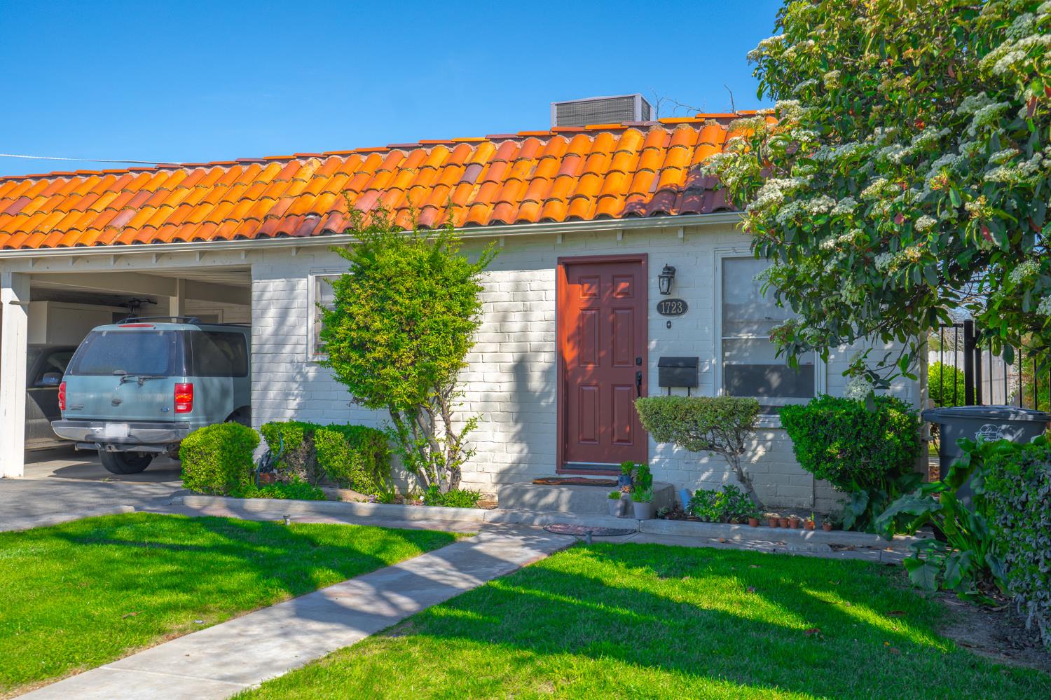 1711 E Pacheco Blvd, Los Banos, CA 93635