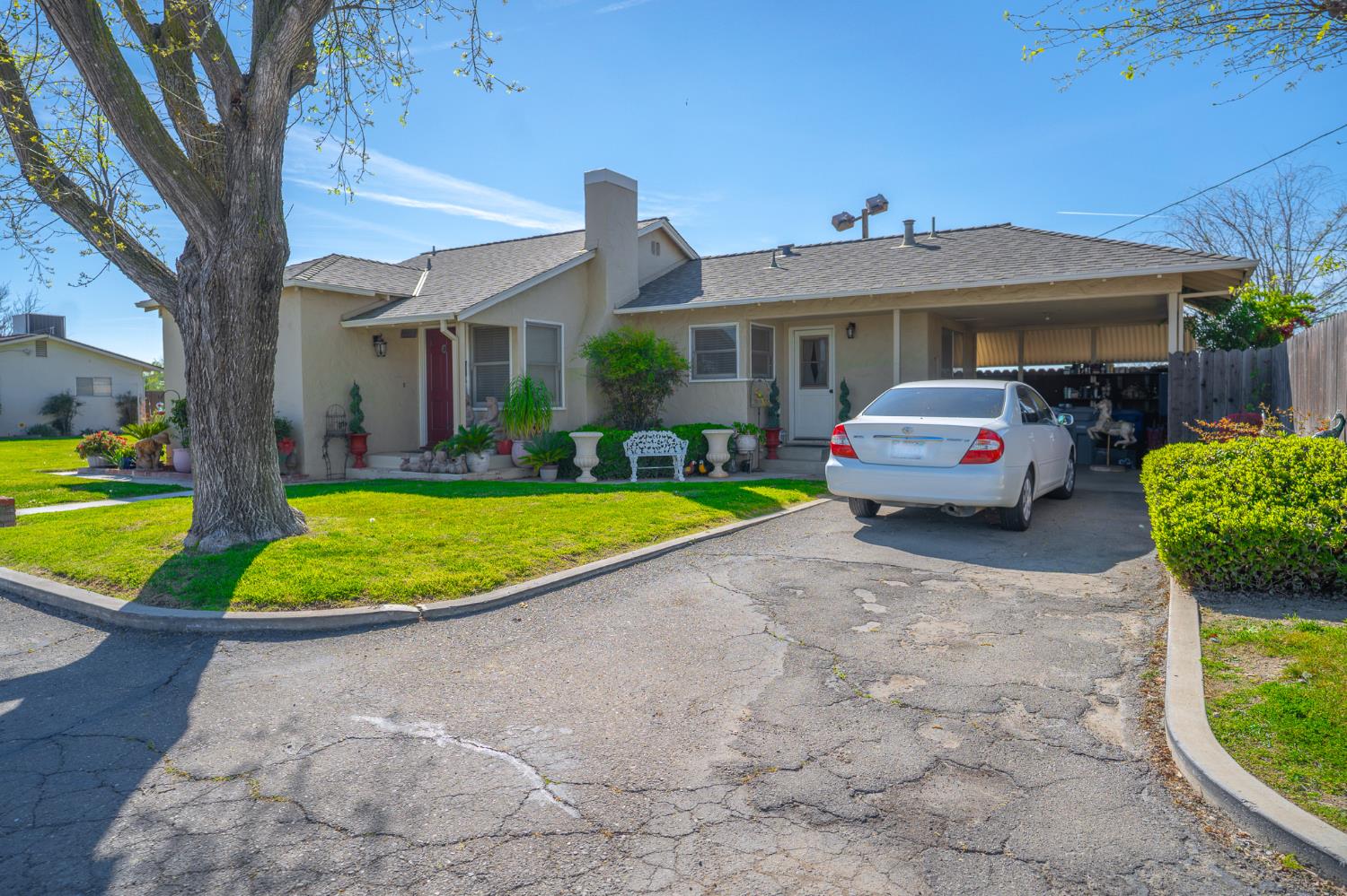 1711 E Pacheco Blvd, Los Banos, CA 93635