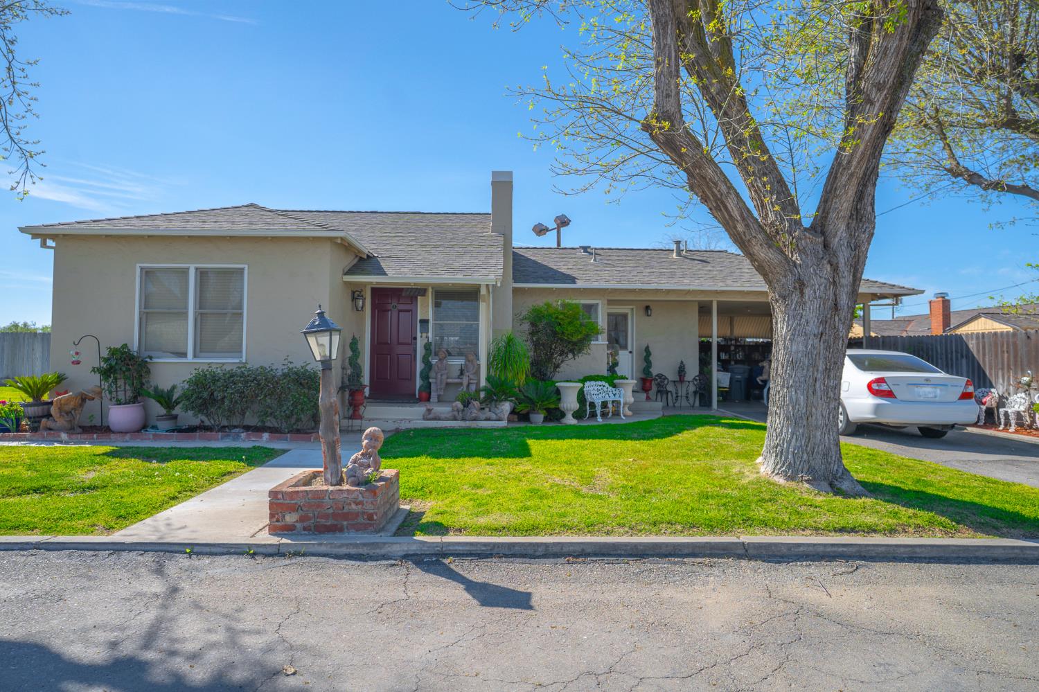 1711 E Pacheco Blvd, Los Banos, CA 93635