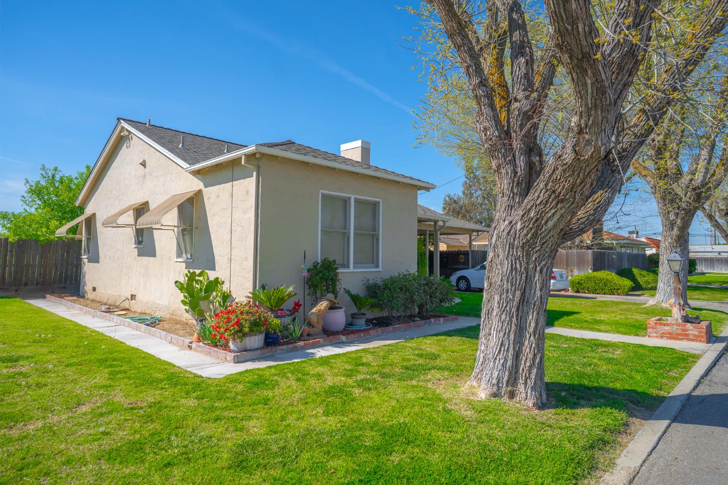 1711 E Pacheco Blvd, Los Banos, CA 93635