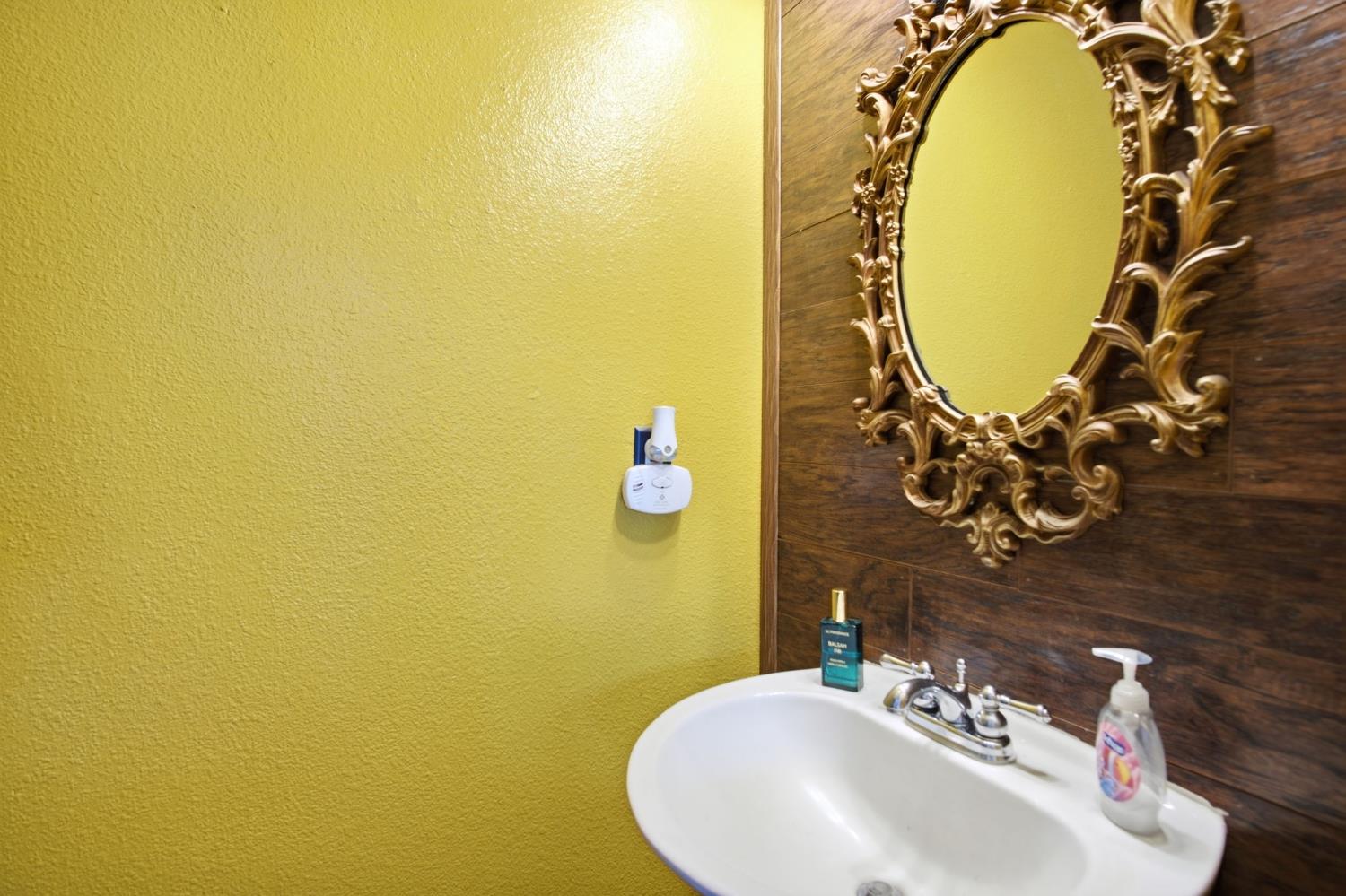 323 Nutcrest Ct, Oakdale, CA 95361