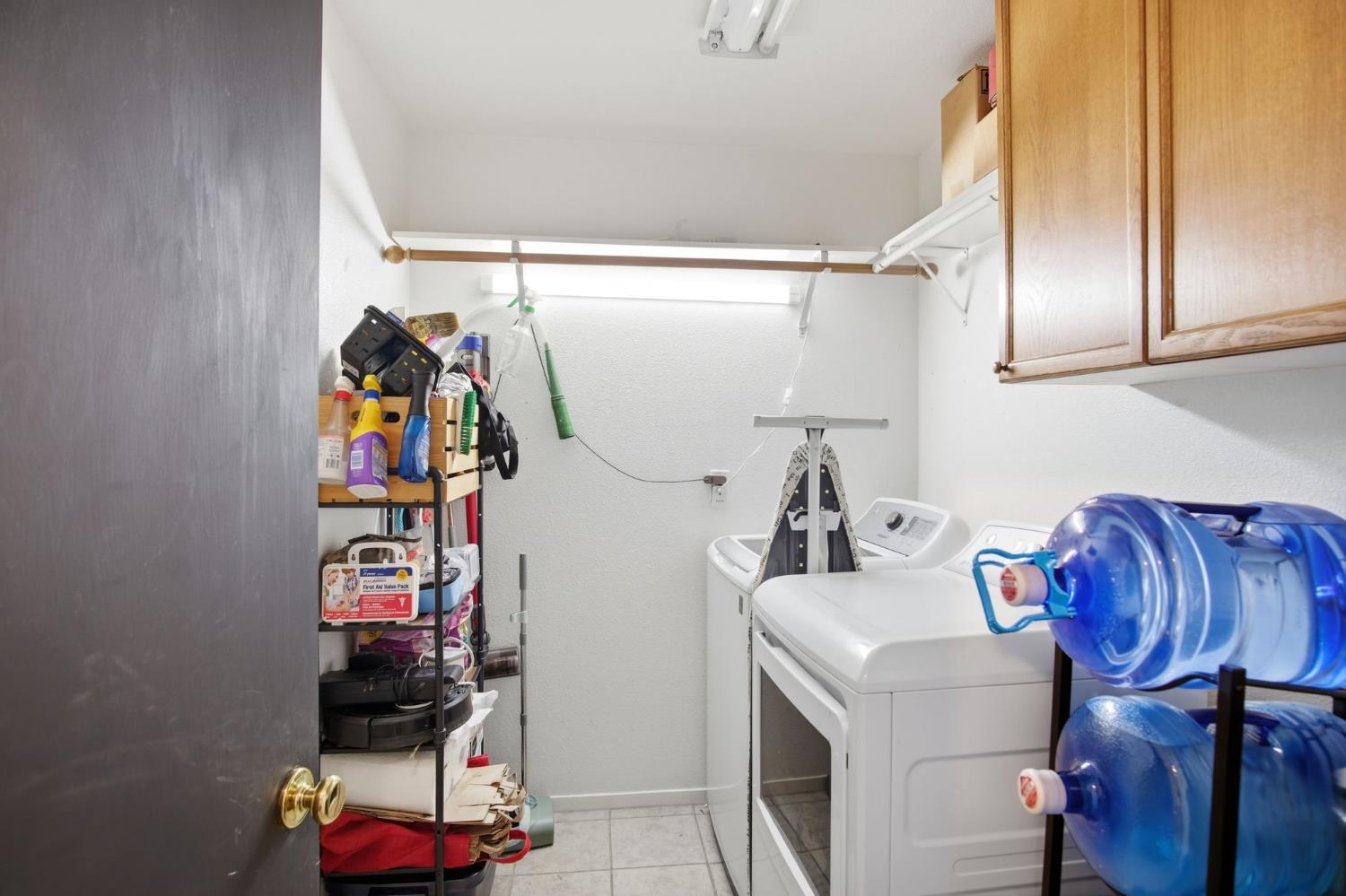 323 Nutcrest Ct, Oakdale, CA 95361