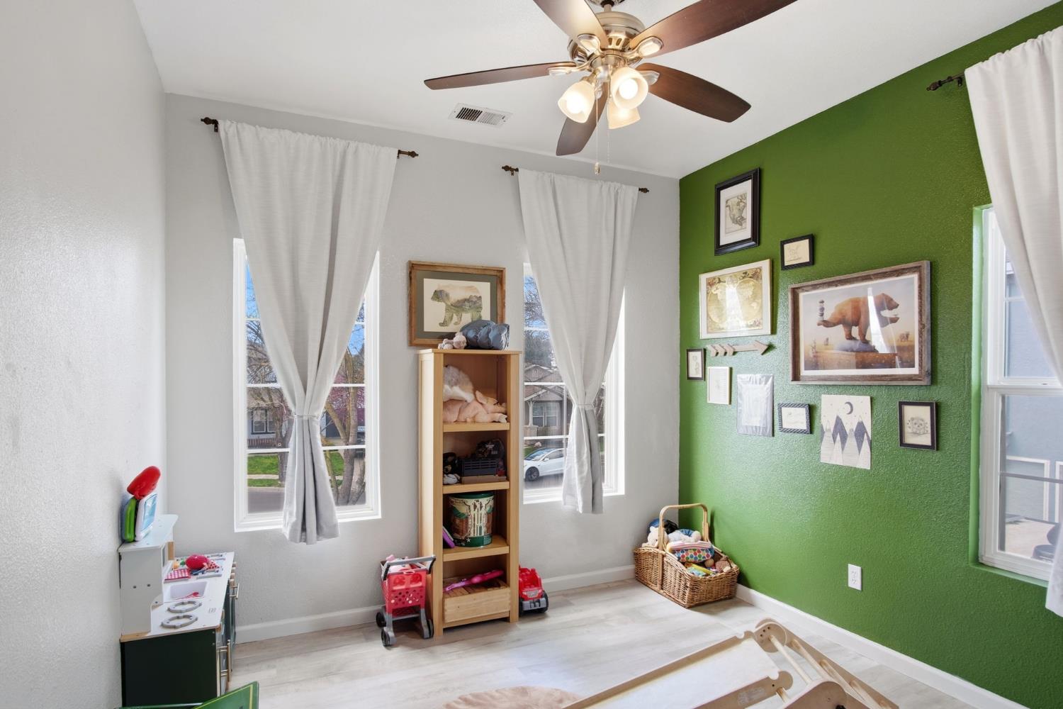 323 Nutcrest Ct, Oakdale, CA 95361