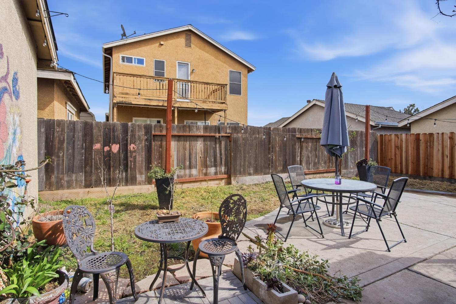 323 Nutcrest Ct, Oakdale, CA 95361