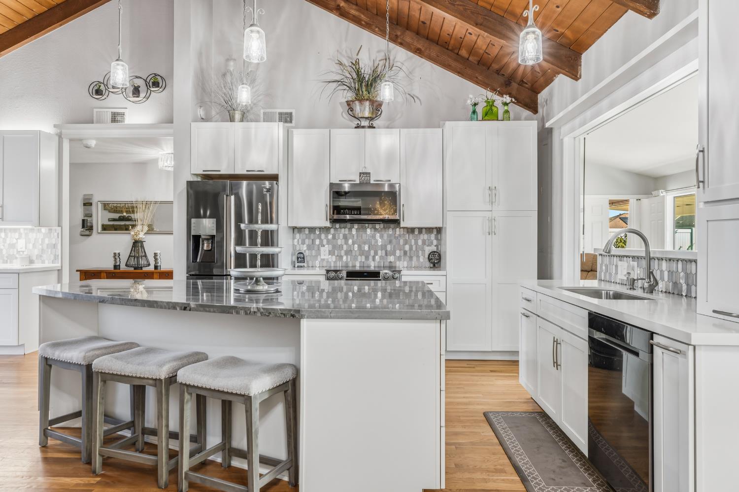 598 Southland Rd, Manteca, CA 95336