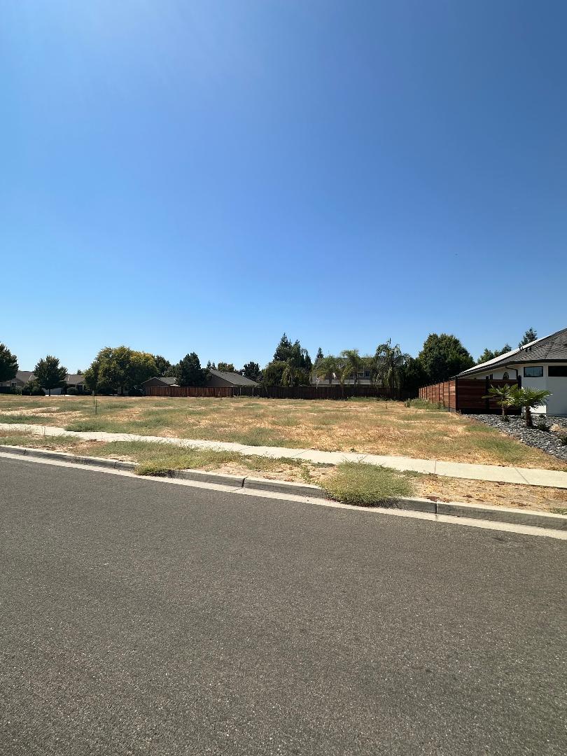 0 Country Walk Ln, Turlock, CA 95382