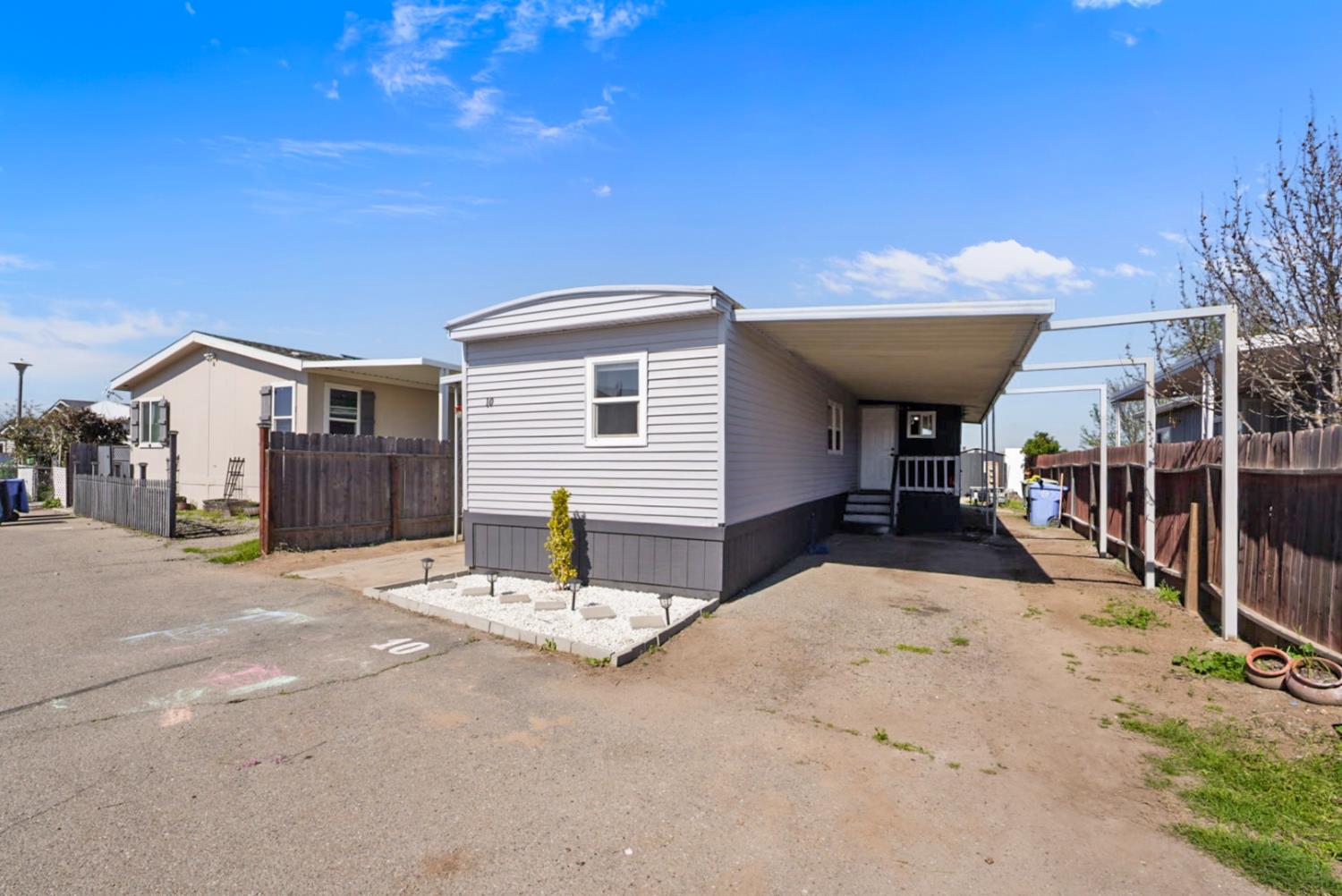 1624 S Highway 99 #10, Manteca, CA 95336