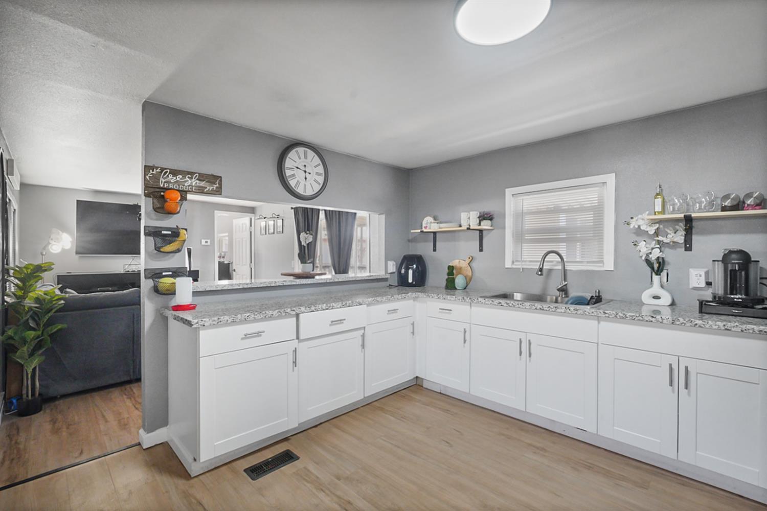 1624 S Highway 99 #10, Manteca, CA 95336