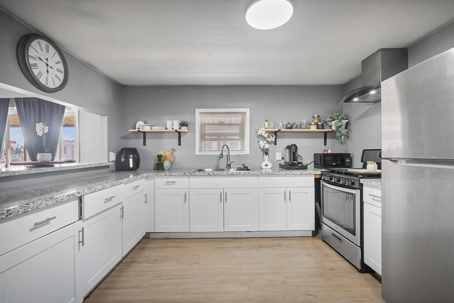 1624 S Highway 99 #10, Manteca, CA 95336