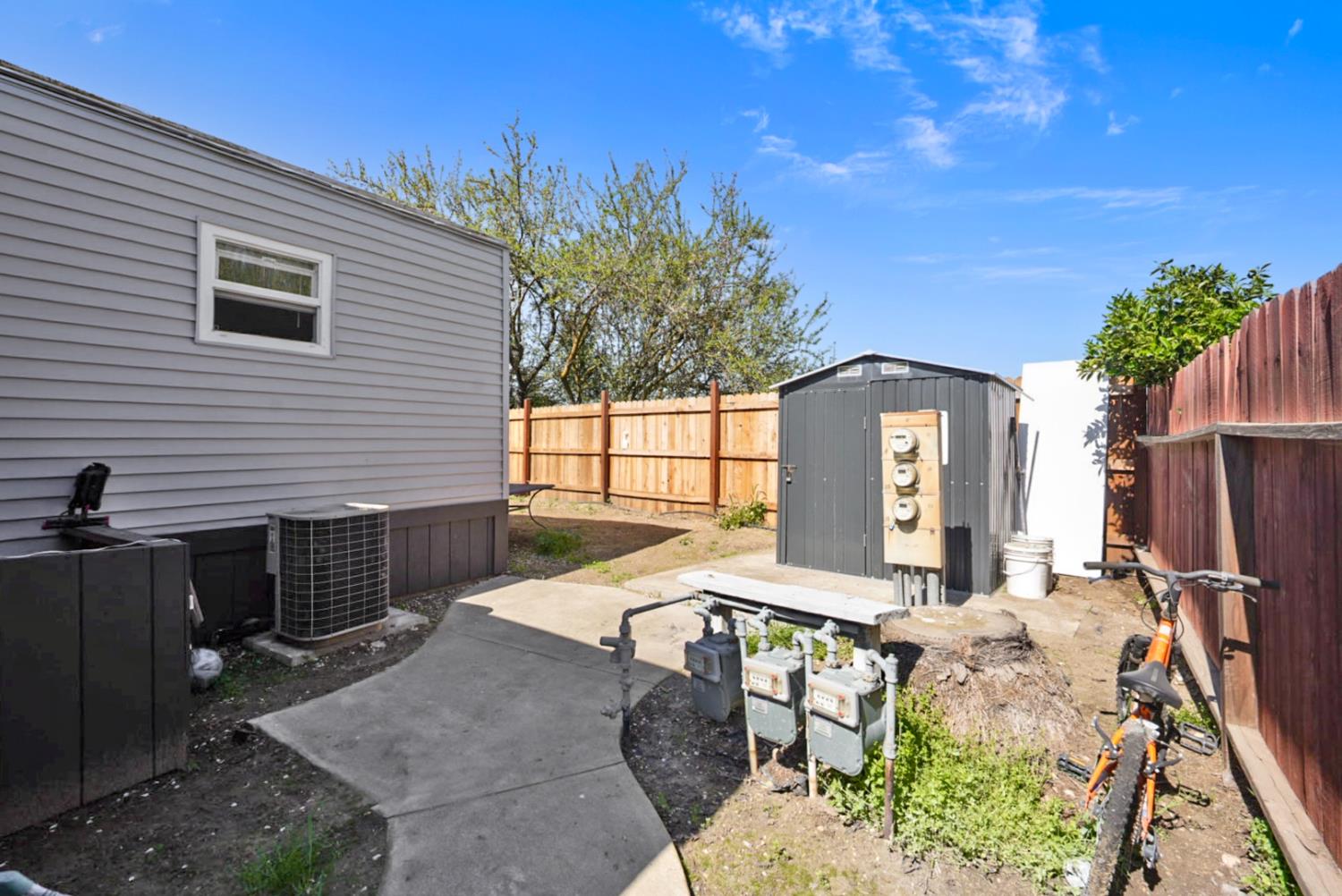 1624 S Highway 99 #10, Manteca, CA 95336