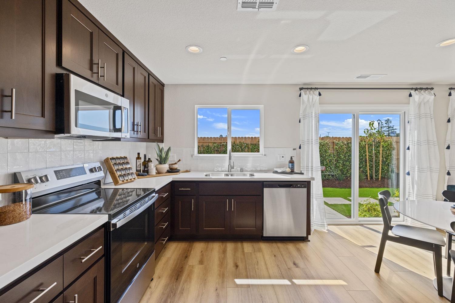 445 Lemongrass St, Turlock, CA 95380