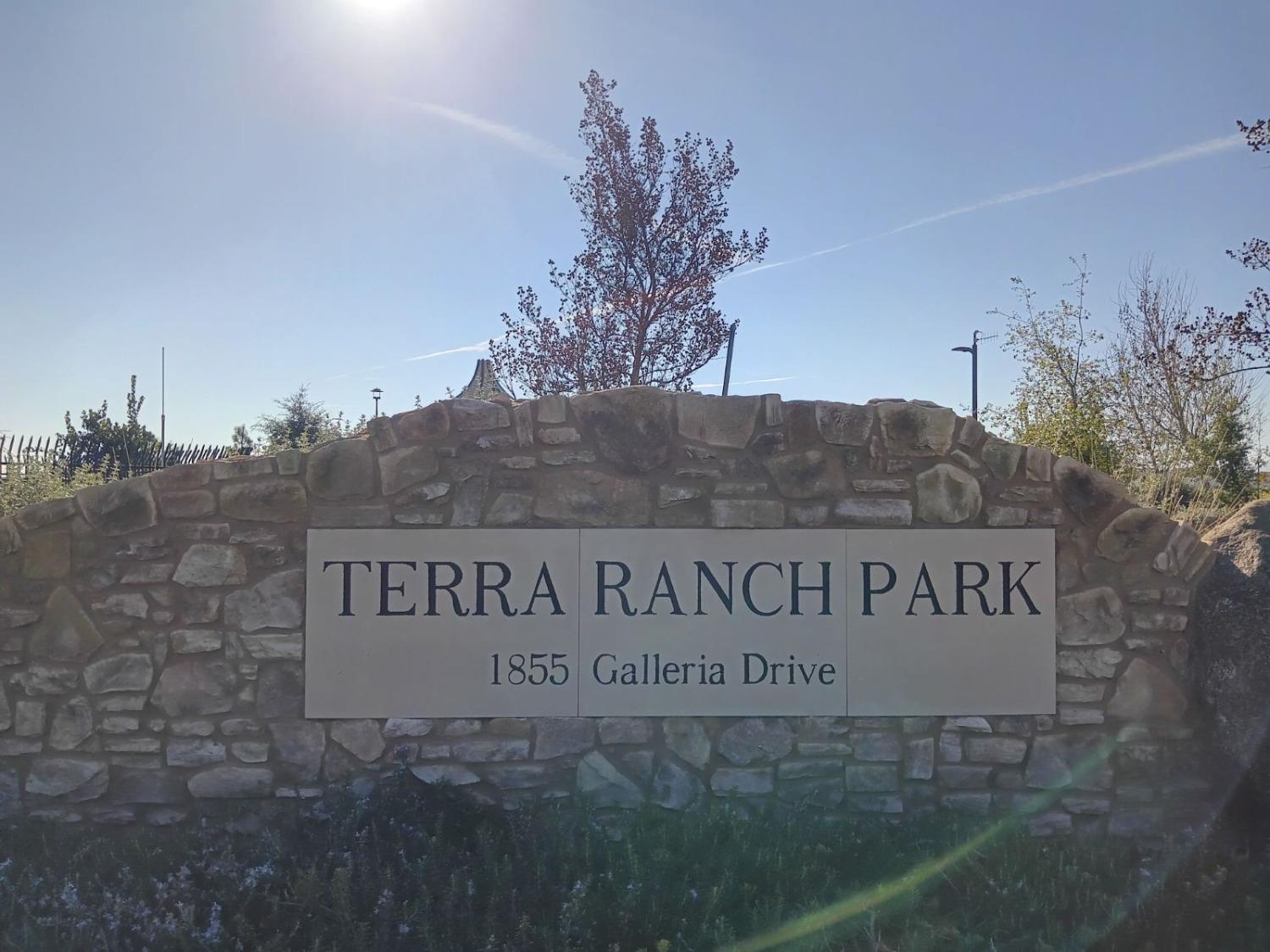 2182 River Willow Ave, Manteca, CA 95337