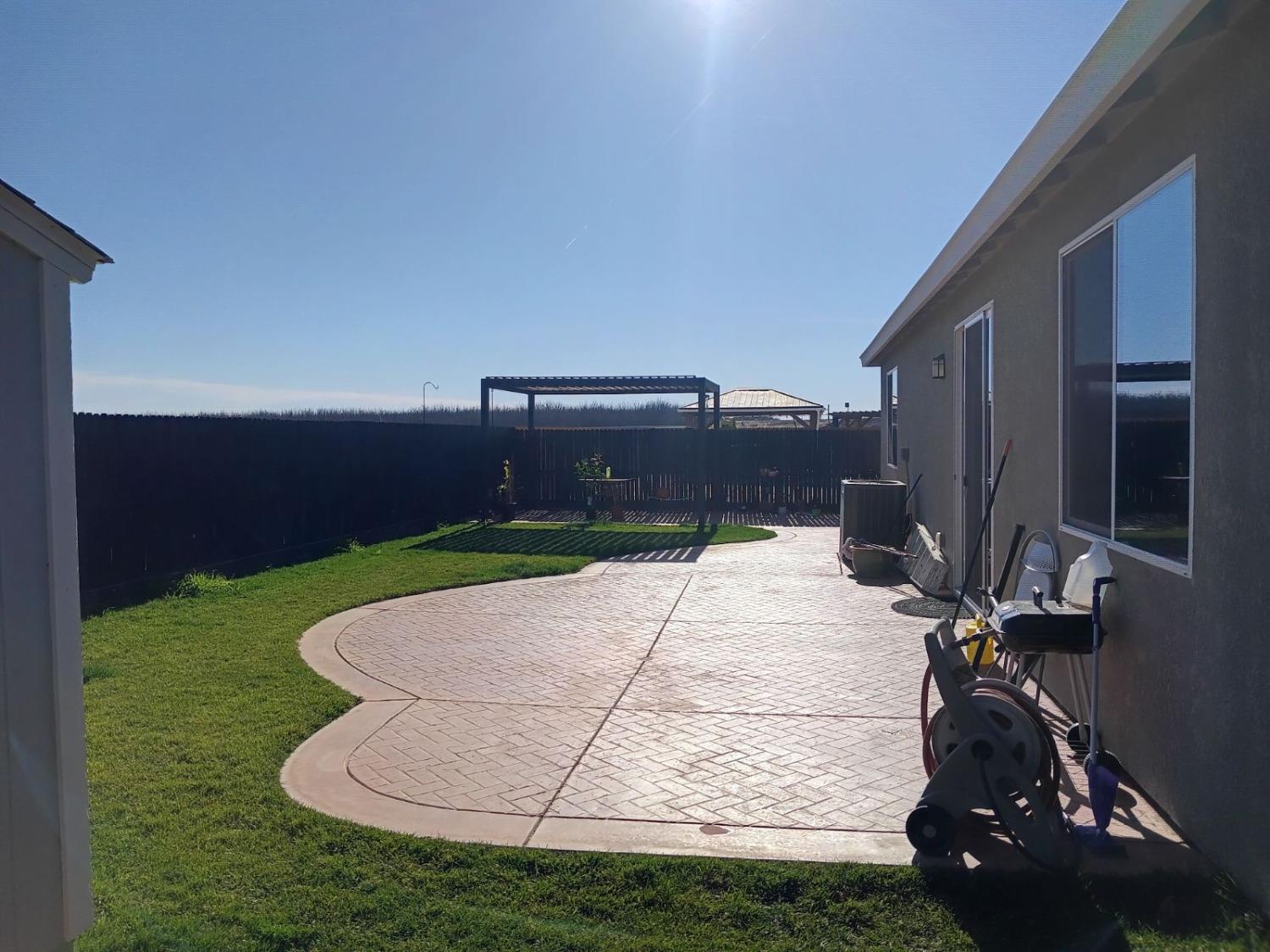 2182 River Willow Ave, Manteca, CA 95337