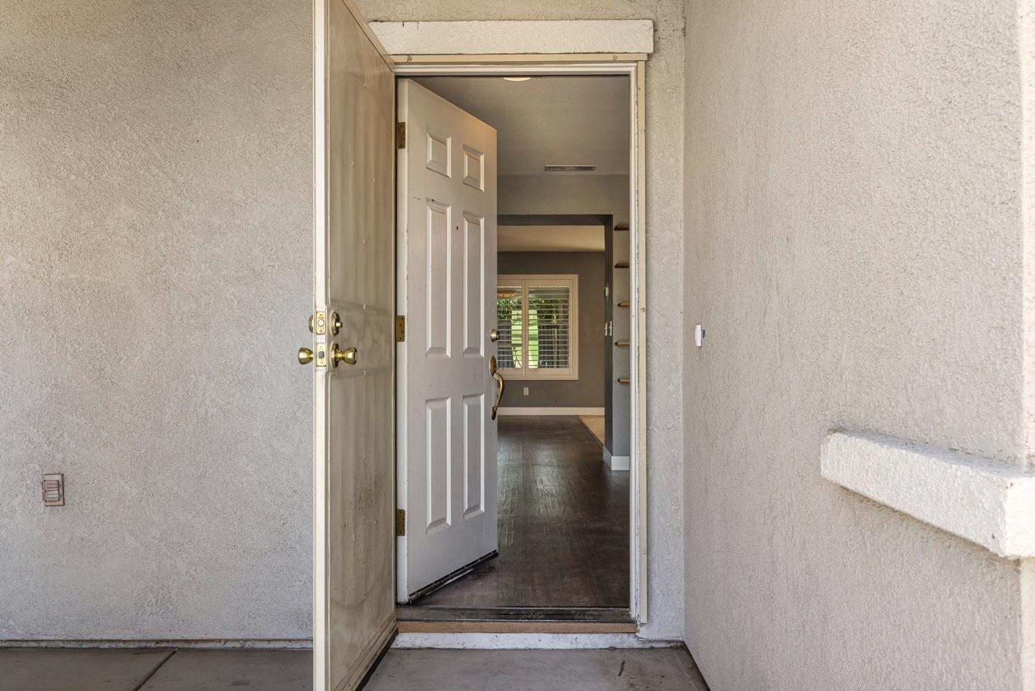 1904 St Peters St, Modesto, CA 95355