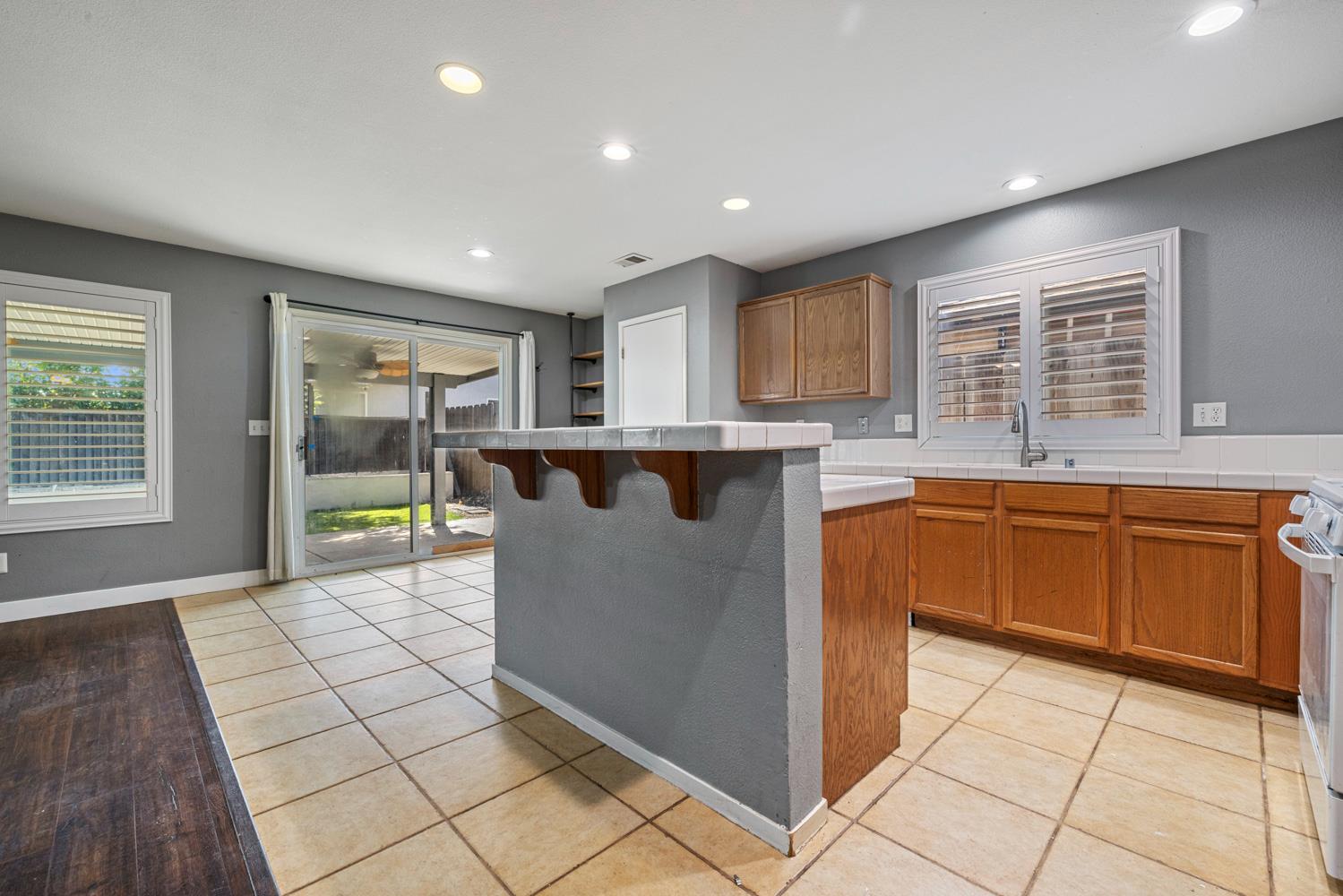 1904 St Peters St, Modesto, CA 95355