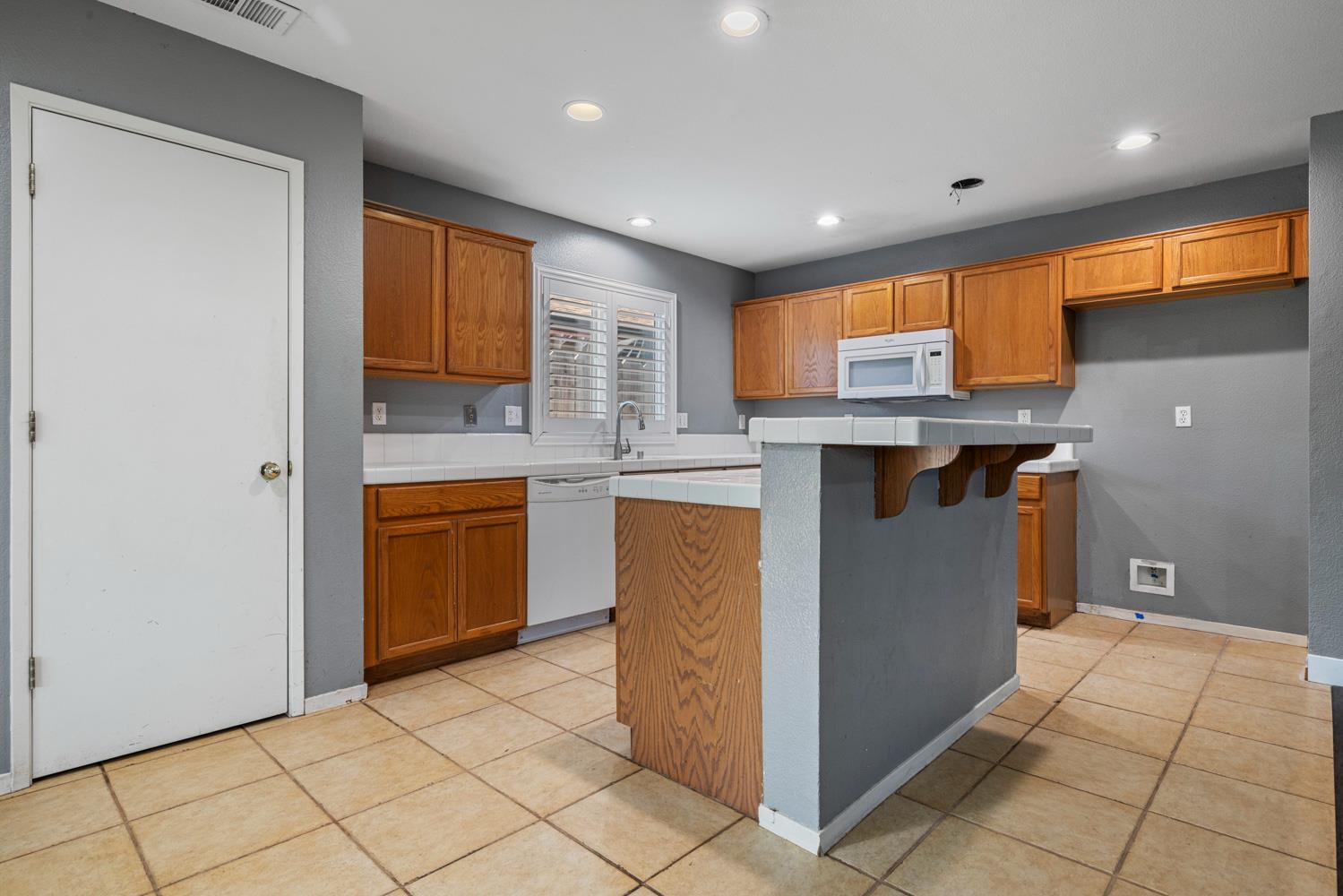 1904 St Peters St, Modesto, CA 95355