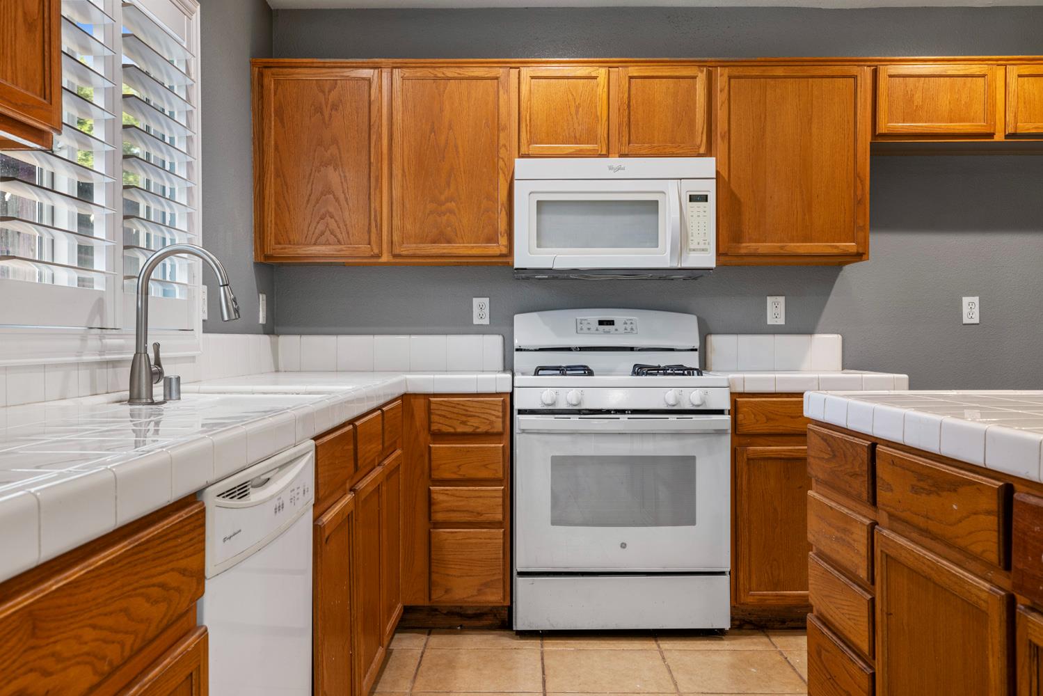 1904 St Peters St, Modesto, CA 95355