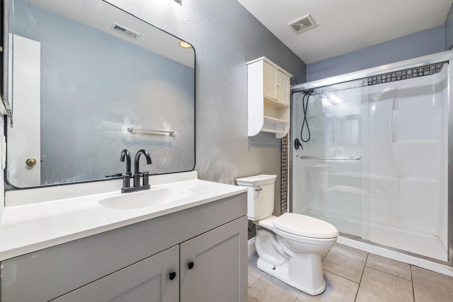 1904 St Peters St, Modesto, CA 95355