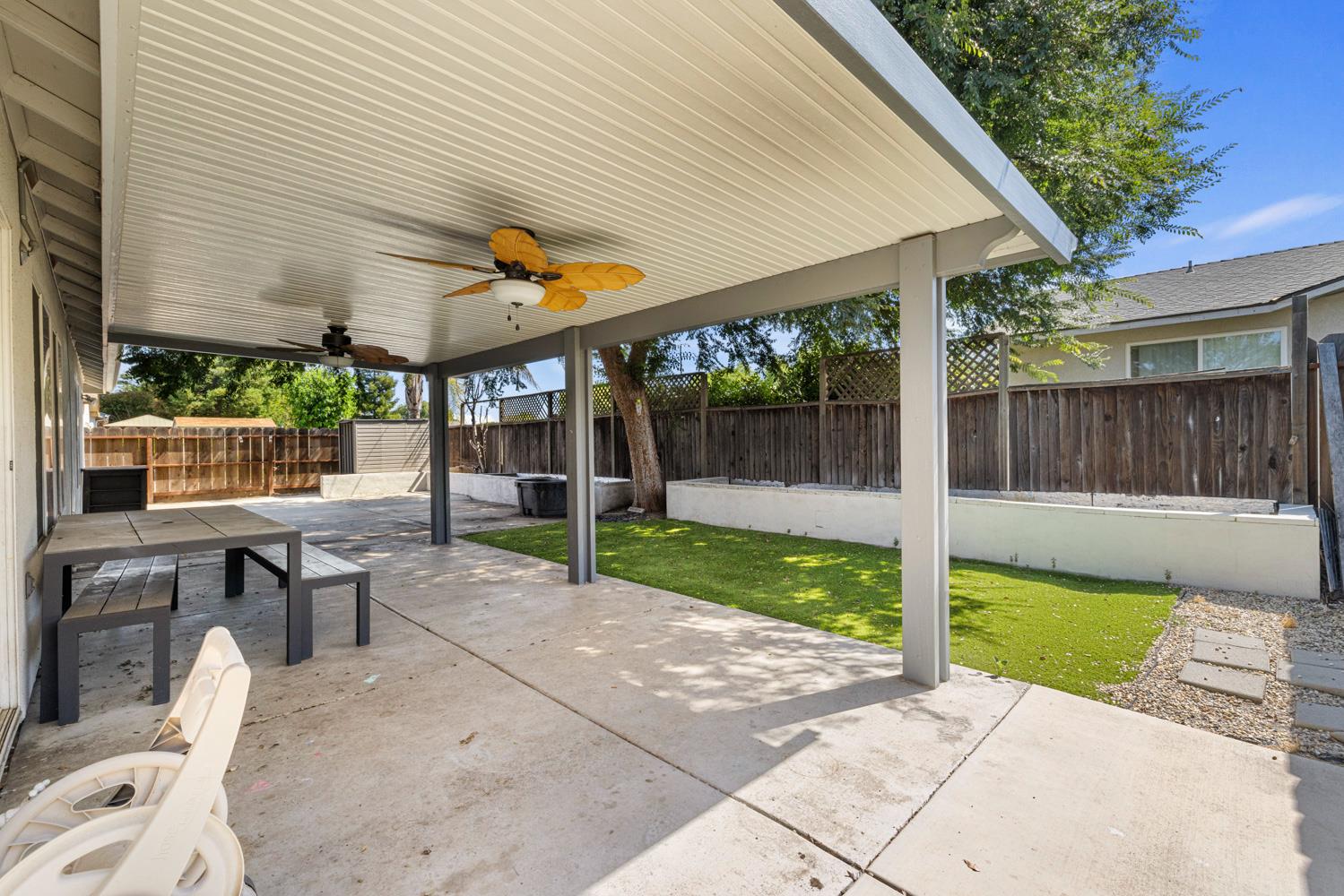 1904 St Peters St, Modesto, CA 95355