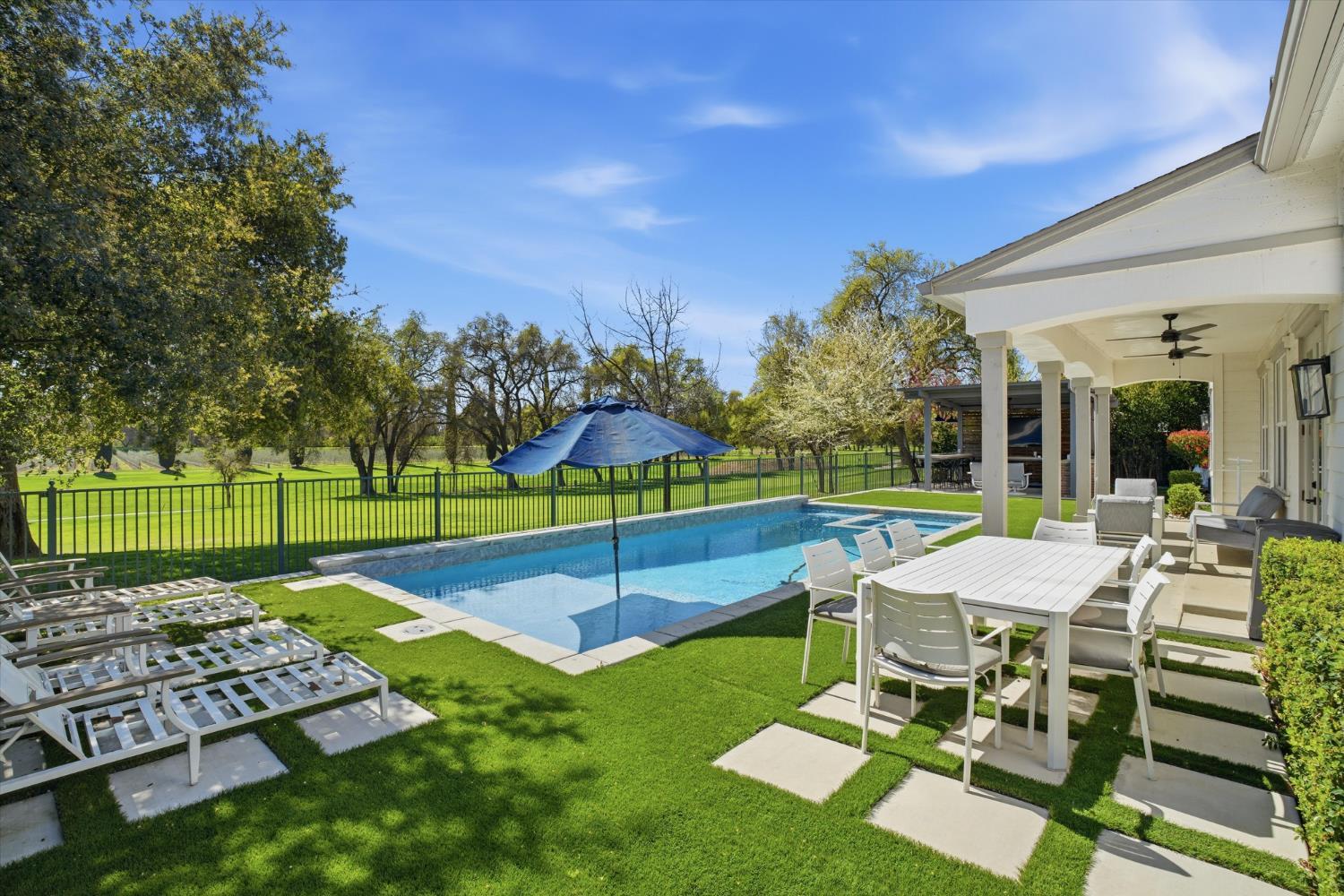 1720 Fairway Oaks Ct, Ripon, CA 95366