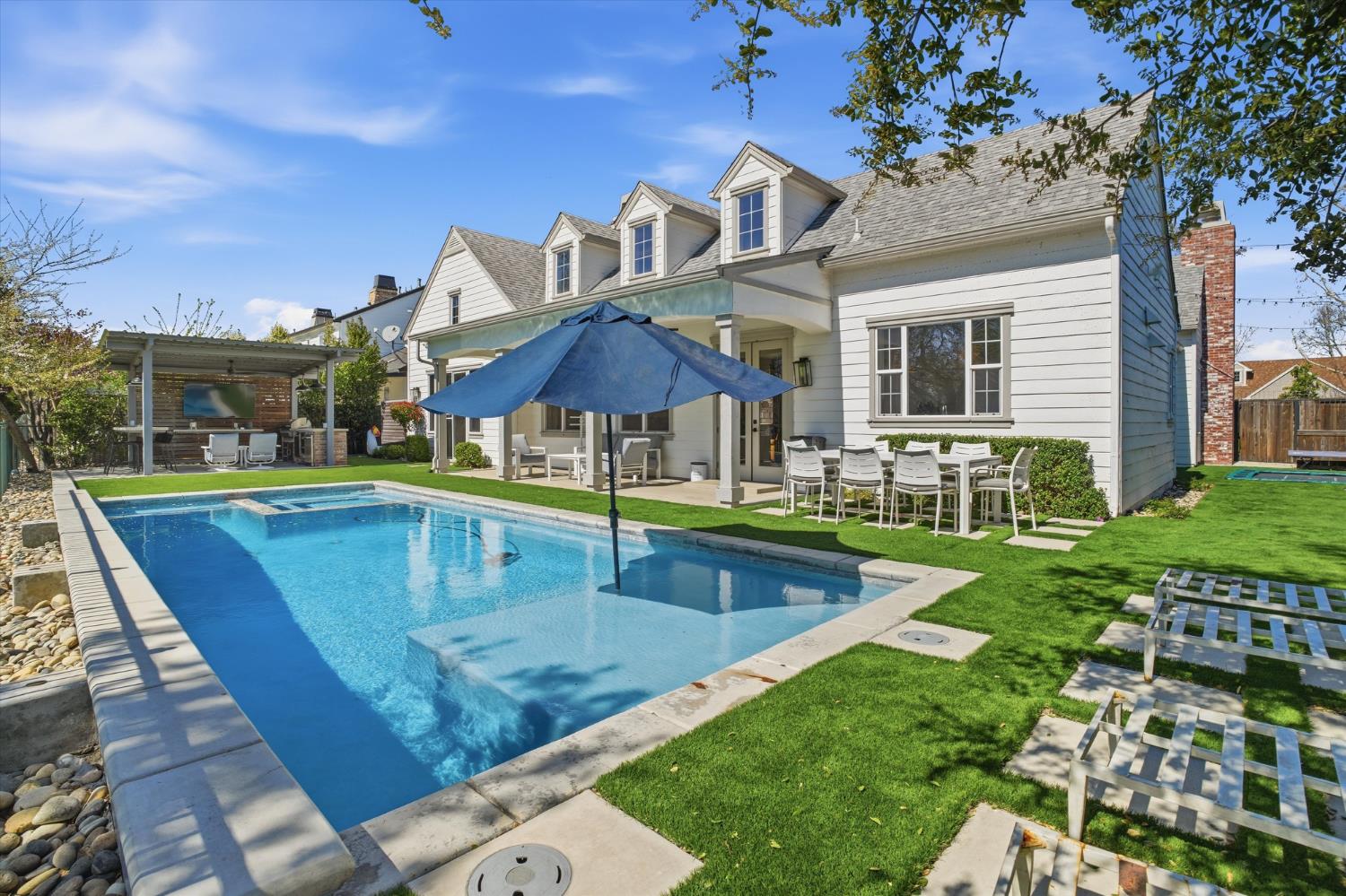 1720 Fairway Oaks Ct, Ripon, CA 95366